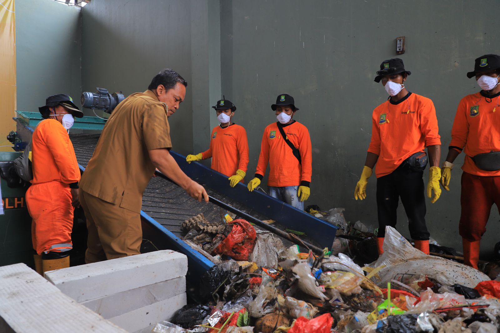 IMG-kurangi-50-ton-sampah-per-hari-mesin-rdf-mulai-beroperasi-di-tpa-rawa-kucing-kota-tangerang