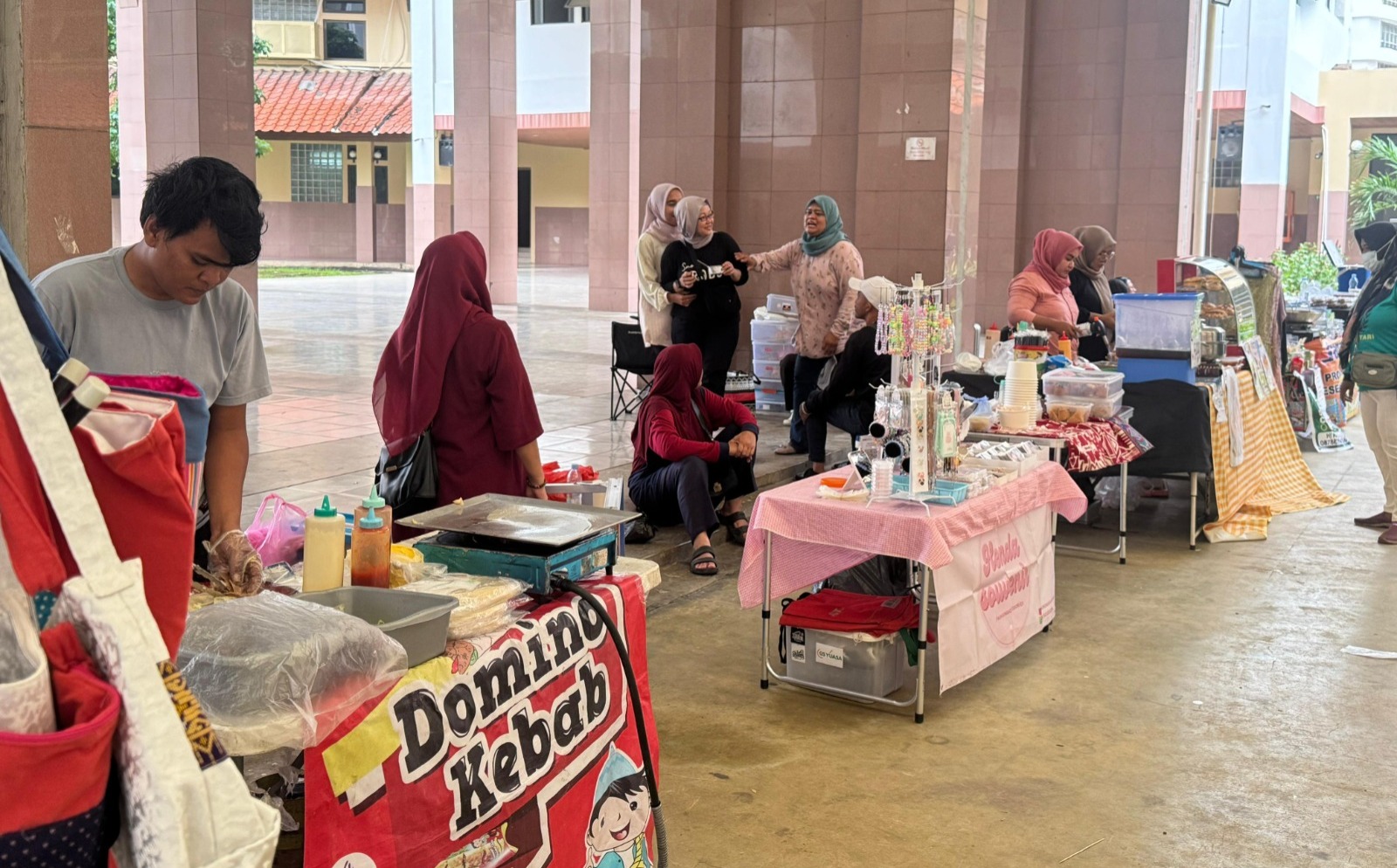 IMG-pelaku-umkm-antusias-ikuti-bazar-bulanan-di-puspem-kota-tangerang