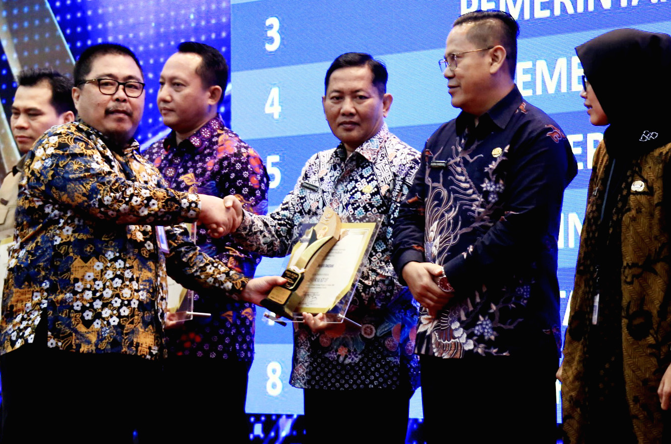 IMG-pemkot-raih-peringkat-3-kategori-informatif-publik