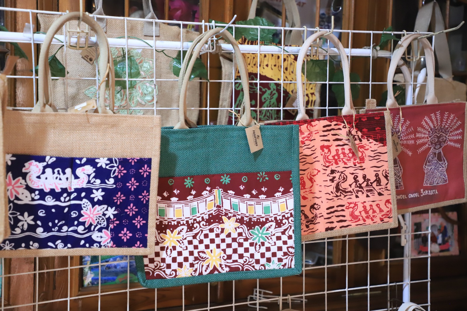 IMG-fashter-kota-tangerang-kenalkan-tas-goni-fashionable-yang-ramah-lingkungan