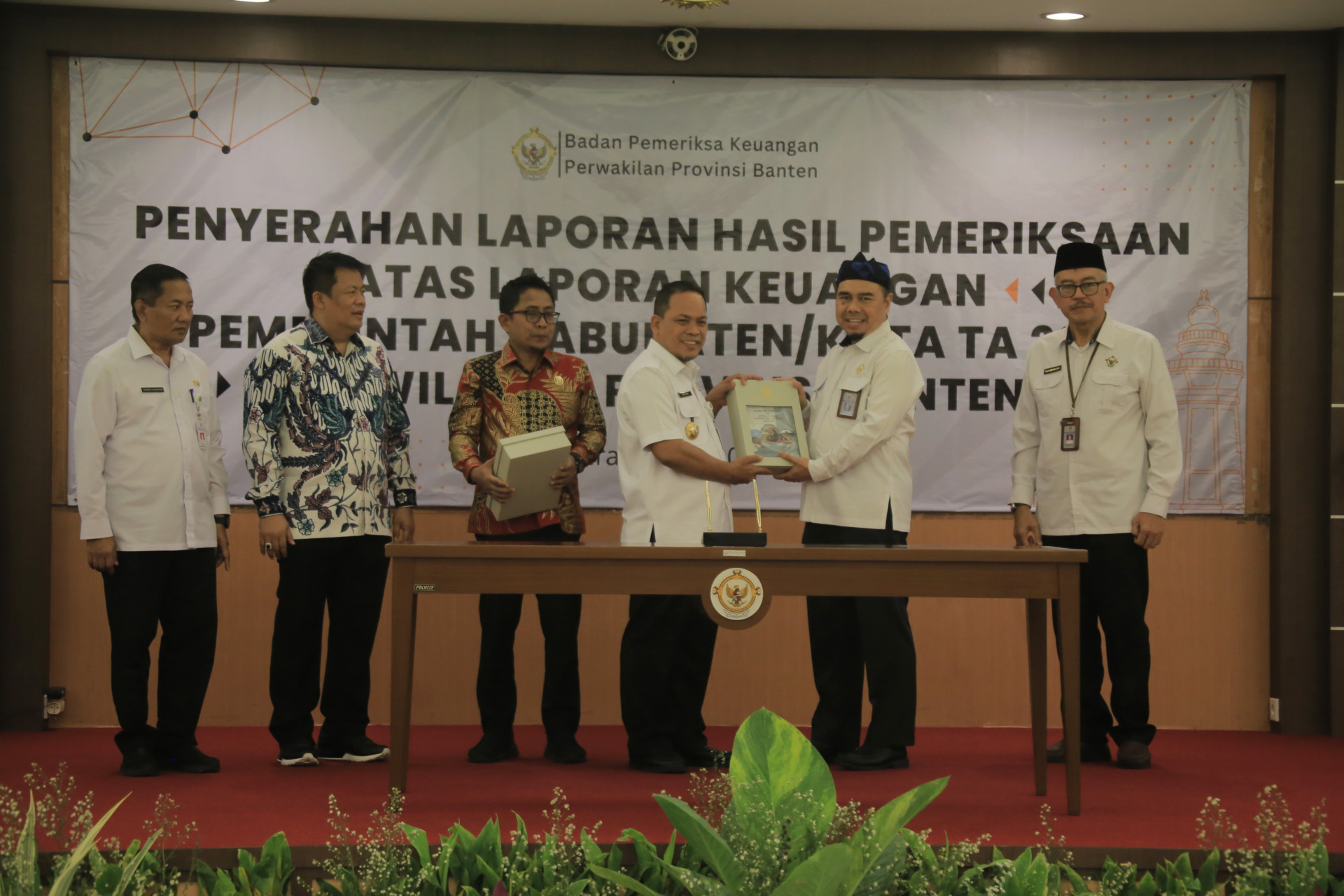 IMG-pemkot-tangerang-sukses-borong-penghargaan-bidang-ekonomi-sepanjang-2024