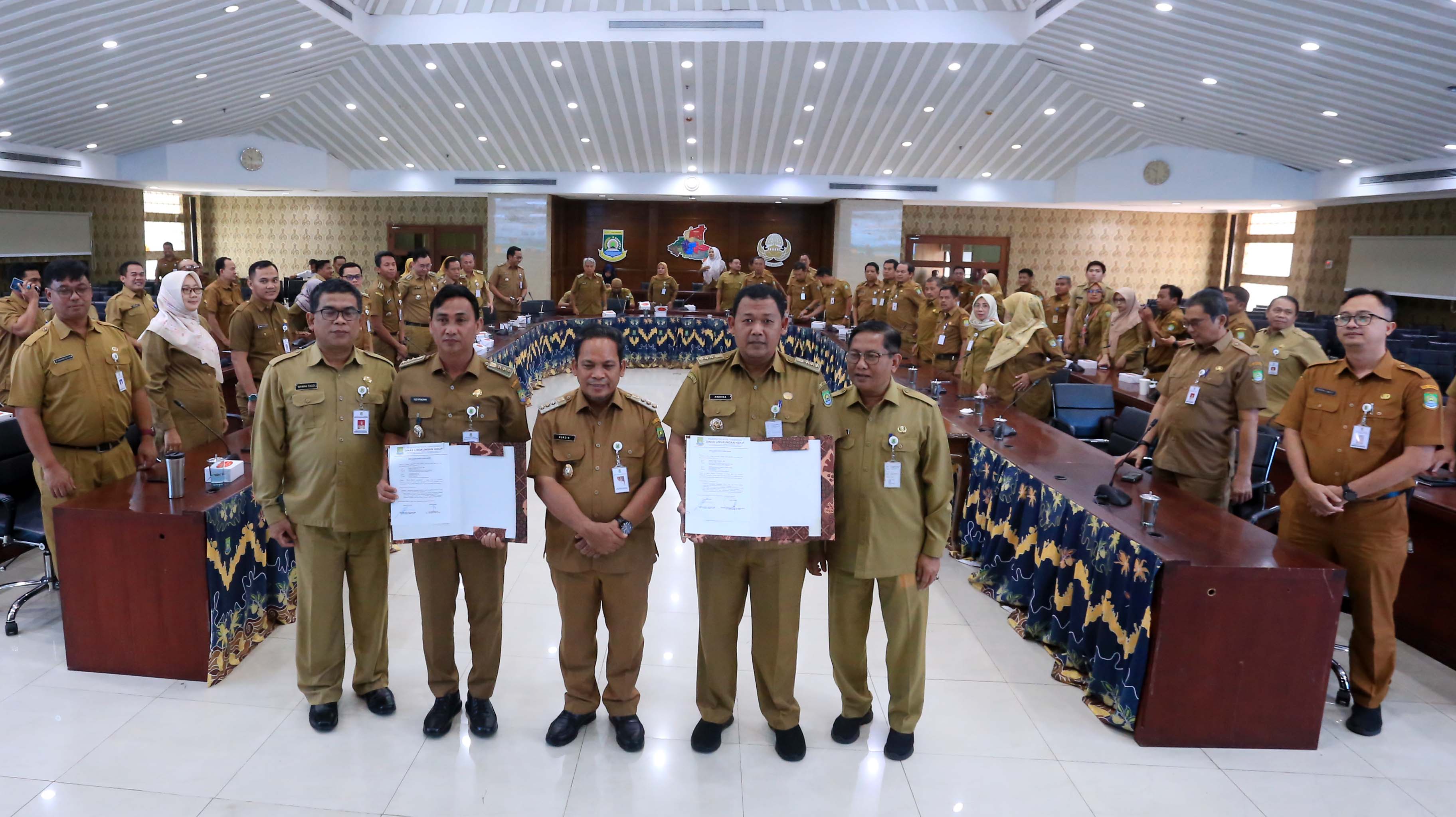 IMG-masifkan-tata-kelola-sampah-berbasis-komunitas-pemkot-serah-terima-bentor-ke-pihak-kecamatan-dan-kelurahan