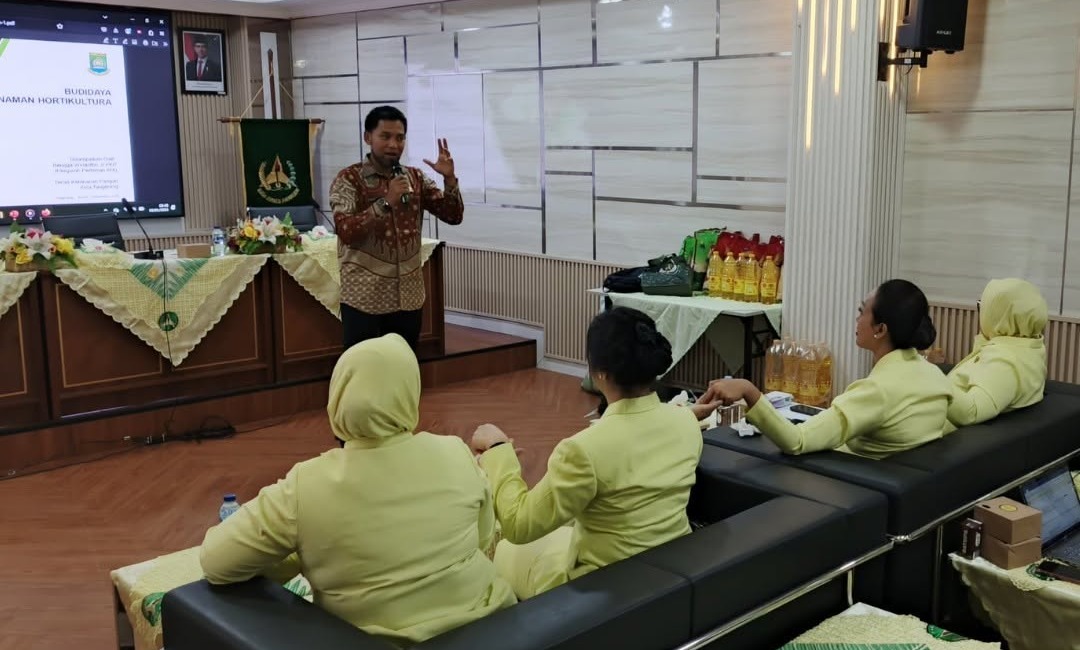 IMG-dukung-kemajuan-urban-farming-pemkot-tangerang-sukses-gelar-penyuluhan-holtikultura-bersama-ikatan-adhyaksa-dharmakartini