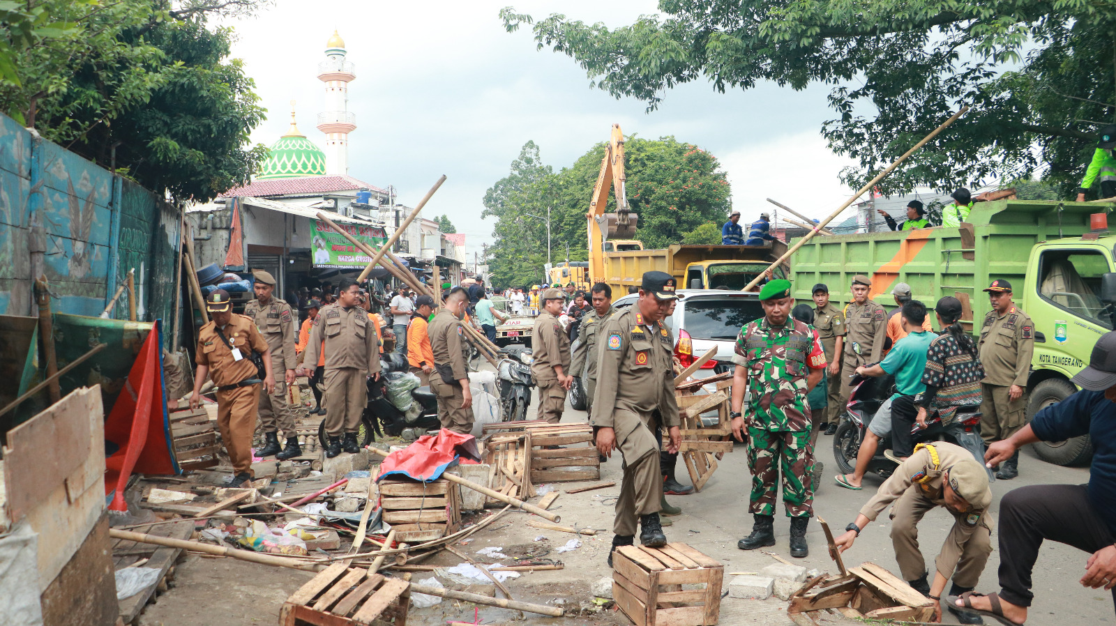 IMG-pemkot-tangerang-lanjutkan-penertiban-pasar-sipon-cipondoh