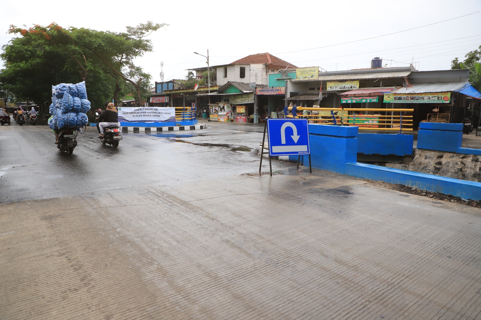 IMG-uji-coba-satu-arah-jalan-irigasi-sipon-dimulai-kemacetan-mulai-terurai