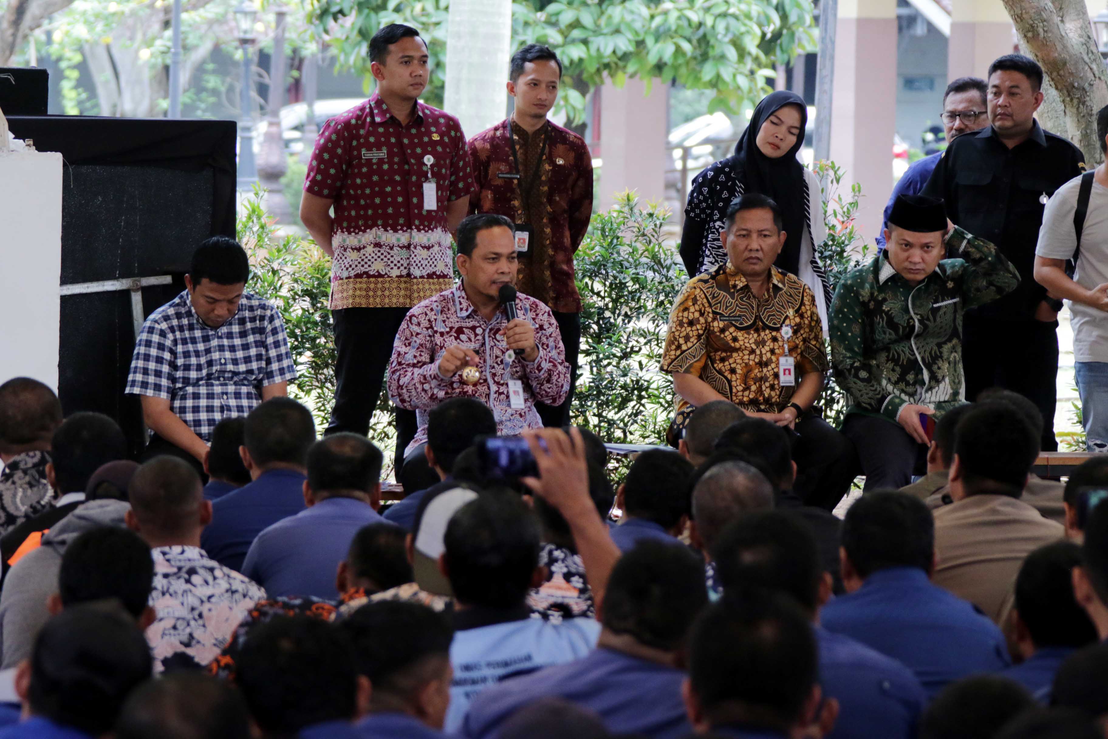 IMG-pj-wali-kota-temui-thl-yang-tidak-lolos-tes-pemkot-tangerang-siap-usulkan-perubahan-status-pppk
