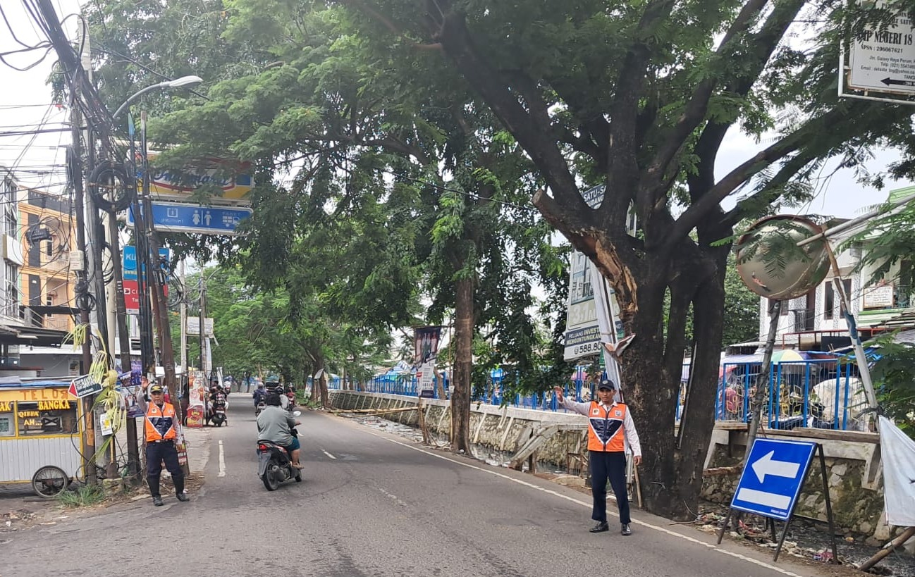 IMG-ratusan-petugas-gabungan-pemkot-tangerang-kawal-momen-libur-panjang-isra-mikraj-dan-tahun-baru-imlek