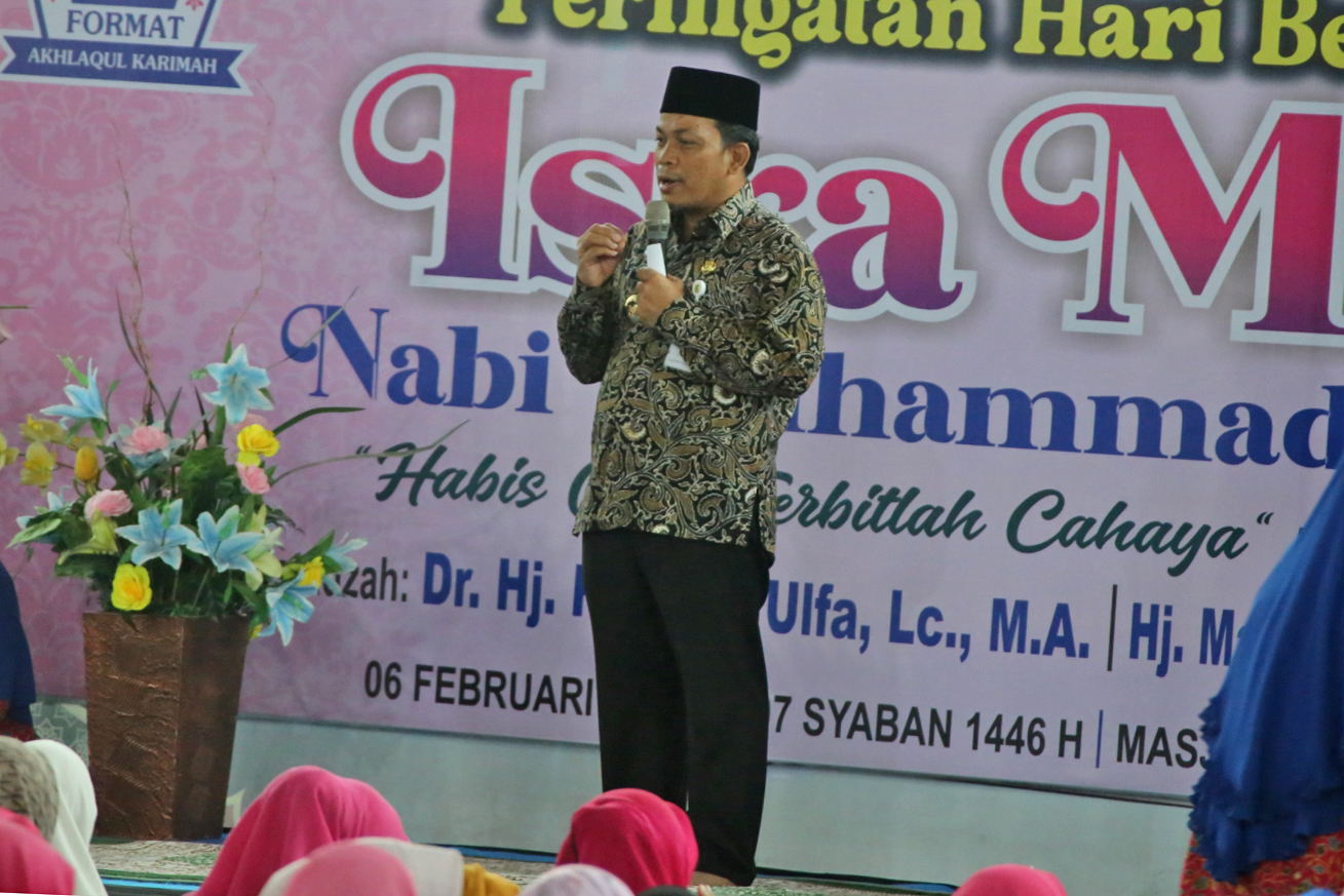 IMG-dihadapan-ribuan-jemaah-format-dr-nurdin-terus-bangun-karakter-umat-dengan-nilai-nilai-akhlakul-karimah