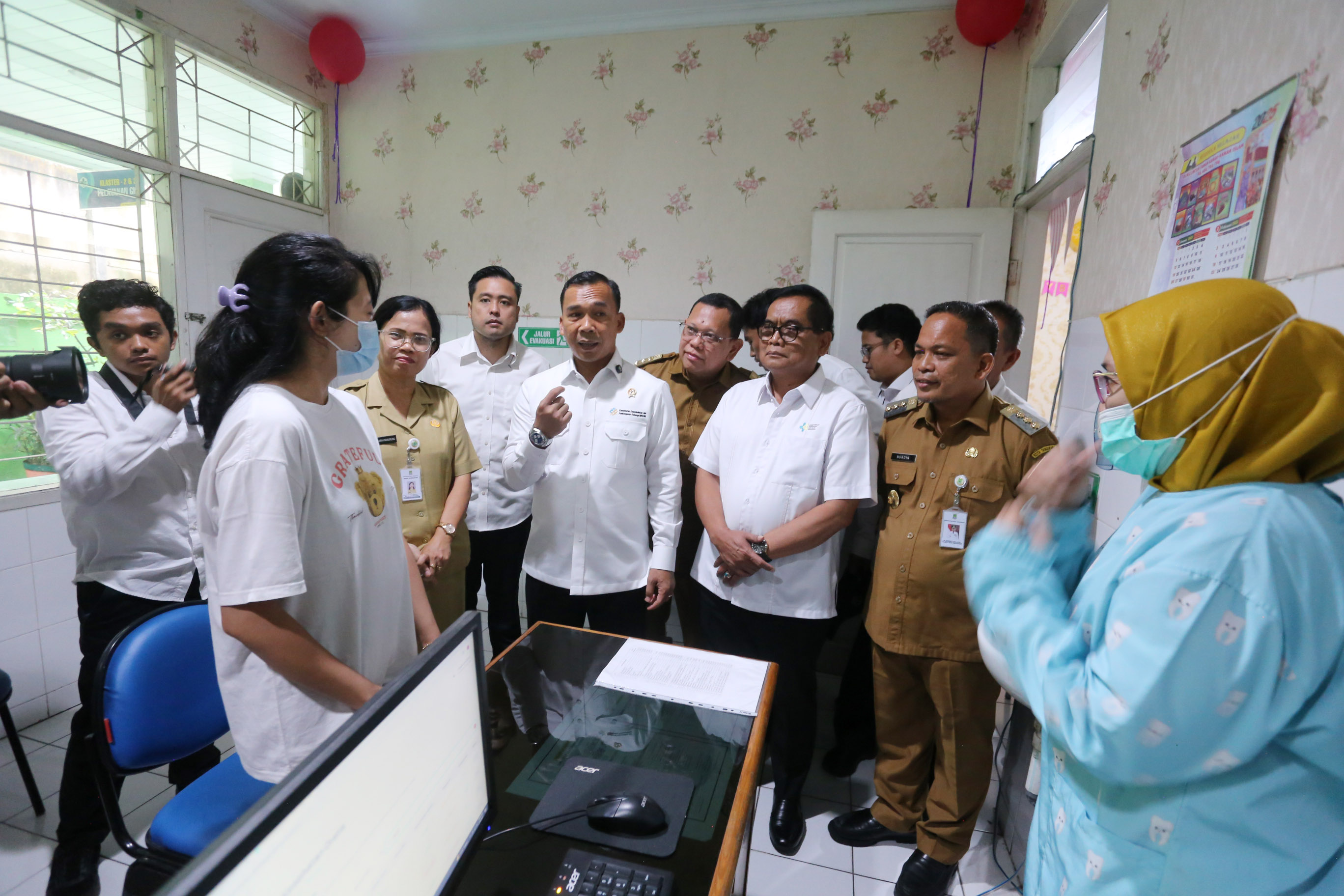 IMG-39-puskesmas-di-kota-tangerang-siap-layani-ckg-menteri-hadiah-dari-negara-untuk-masyarakat