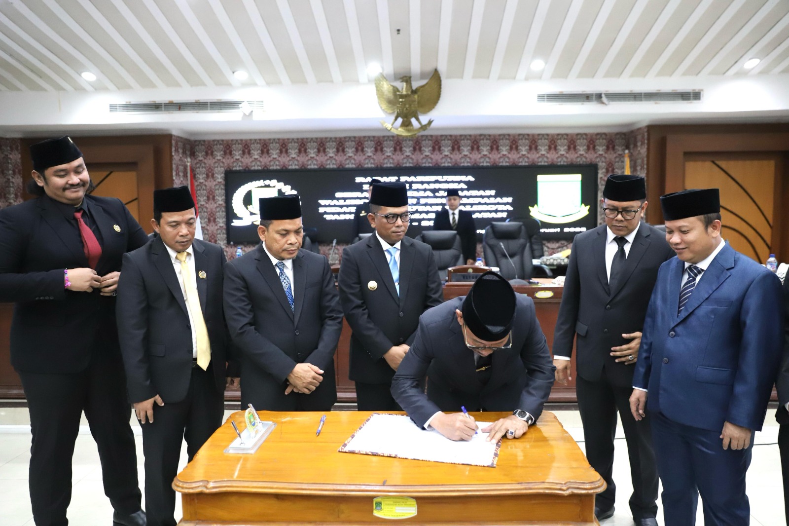 IMG-dprd-kota-tangerang-gelar-rapat-paripurna-serah-terima-jabatan-wali-kota-dan-wakil-wali-kota-periode-2025-2030