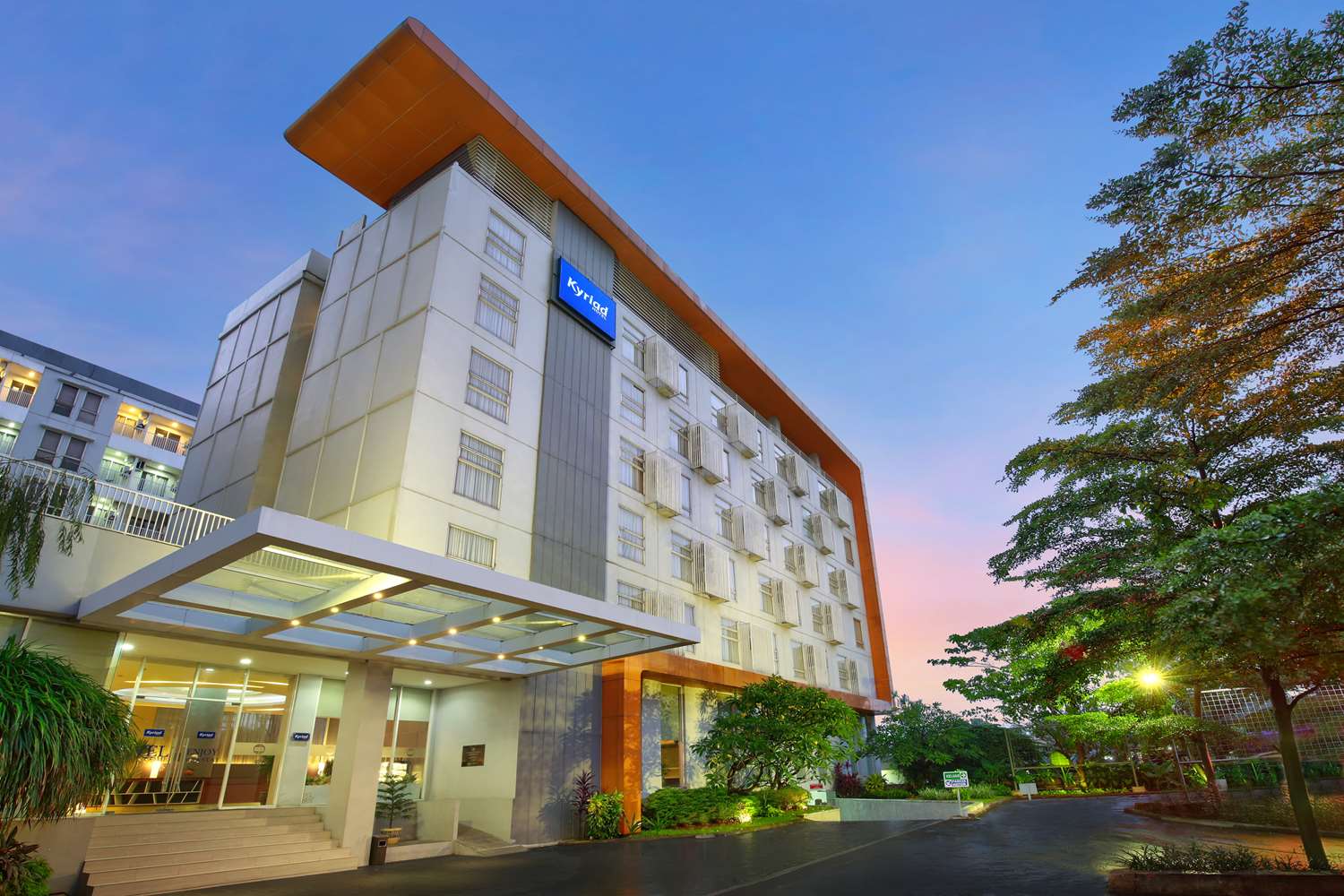 IMG-nikmati-pengalaman-berbuka-puasa-yang-tak-terlupakan-di-kyriad-airport-kota-tangerang