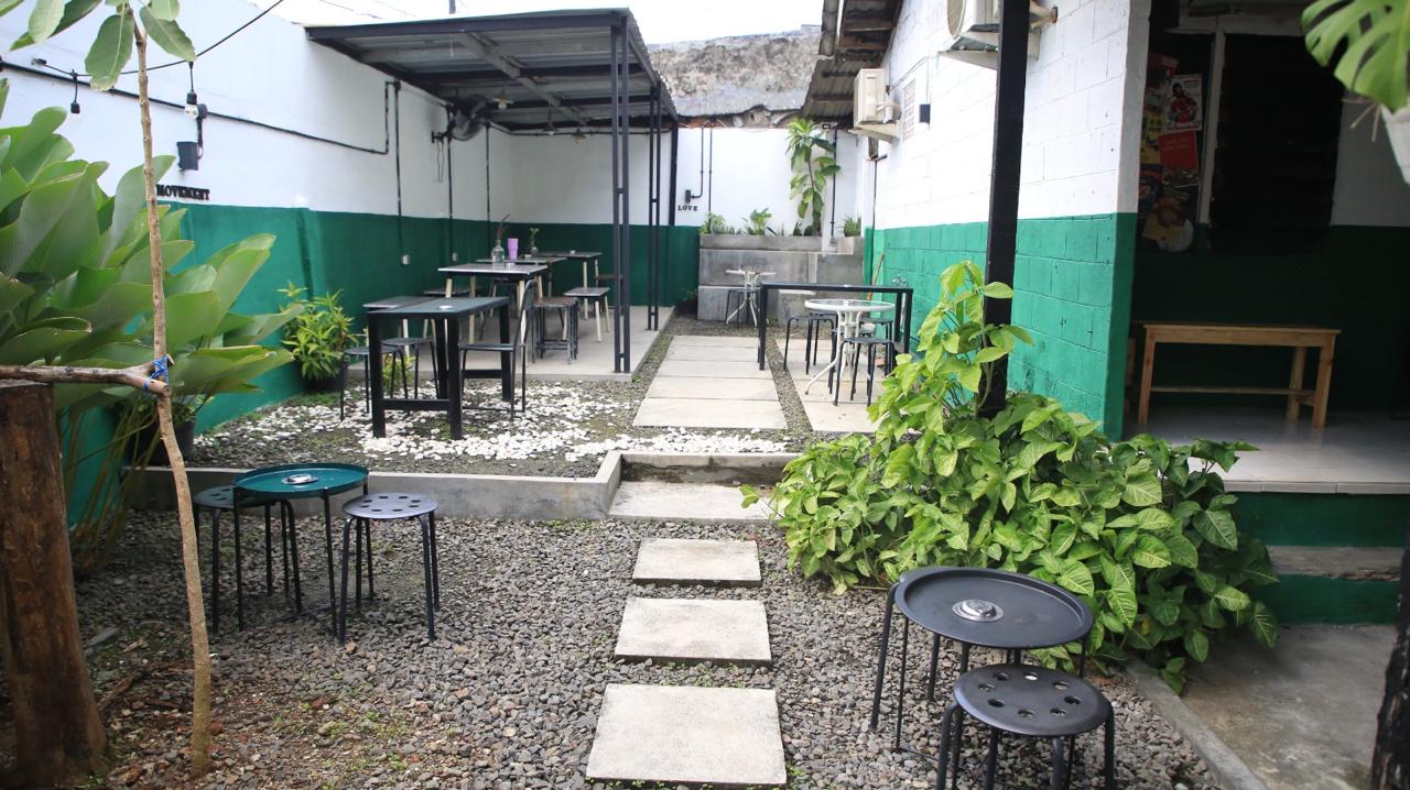 IMG-kedai-sinar-harum-kota-tangerang-sajikan-aneka-santapan-dan-kopi-dengan-konsep-jadul