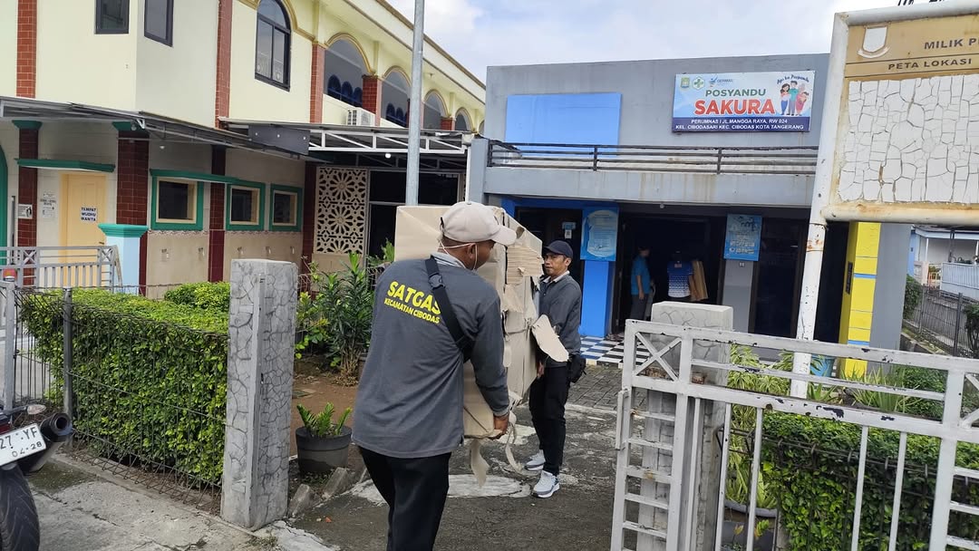 IMG-optimalisasi-fungsi-posyandu-kecamatan-cibodas-distribusikan-mebeulair-ke-10-posyandu