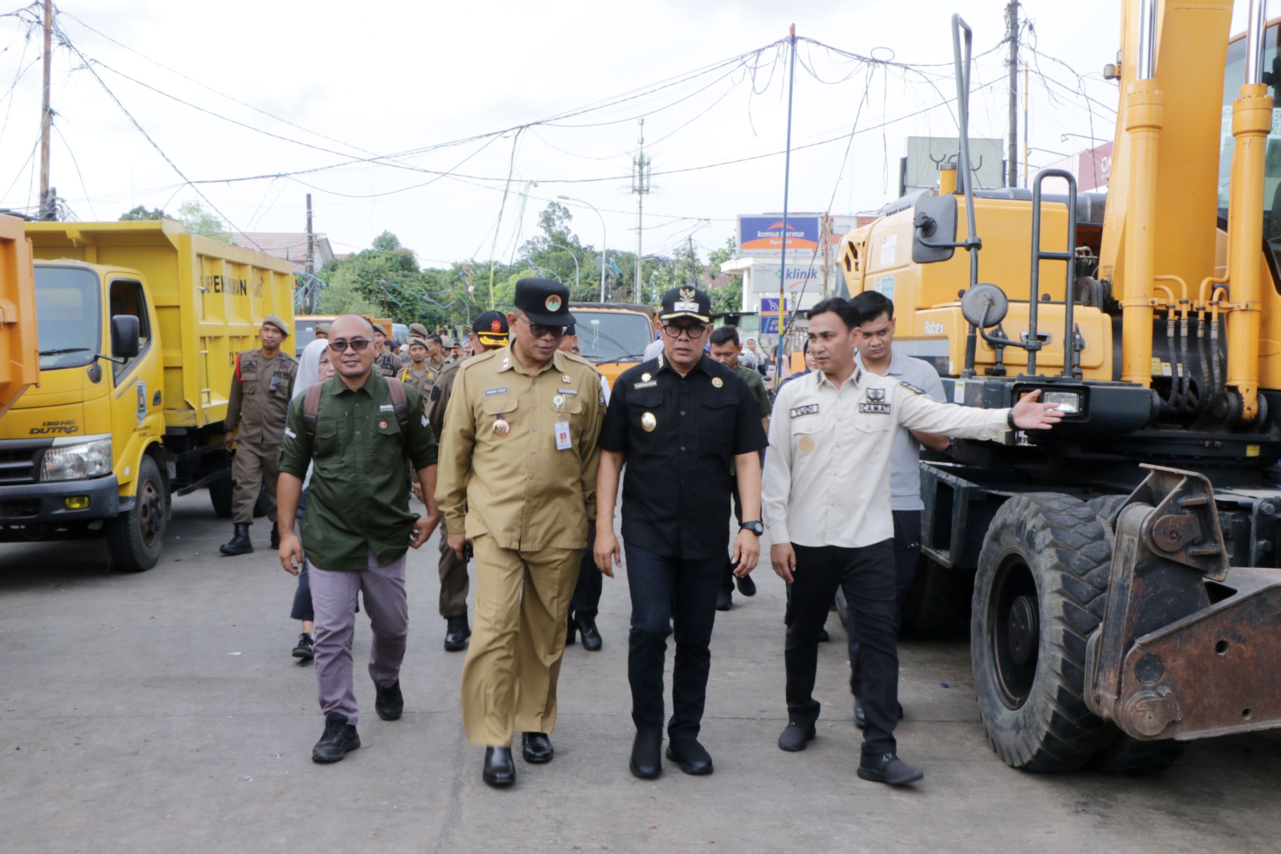 IMG-operasi-penertiban-pasar-jelang-lebaran-maryono-mewujudkan-kenyamanan-bersama