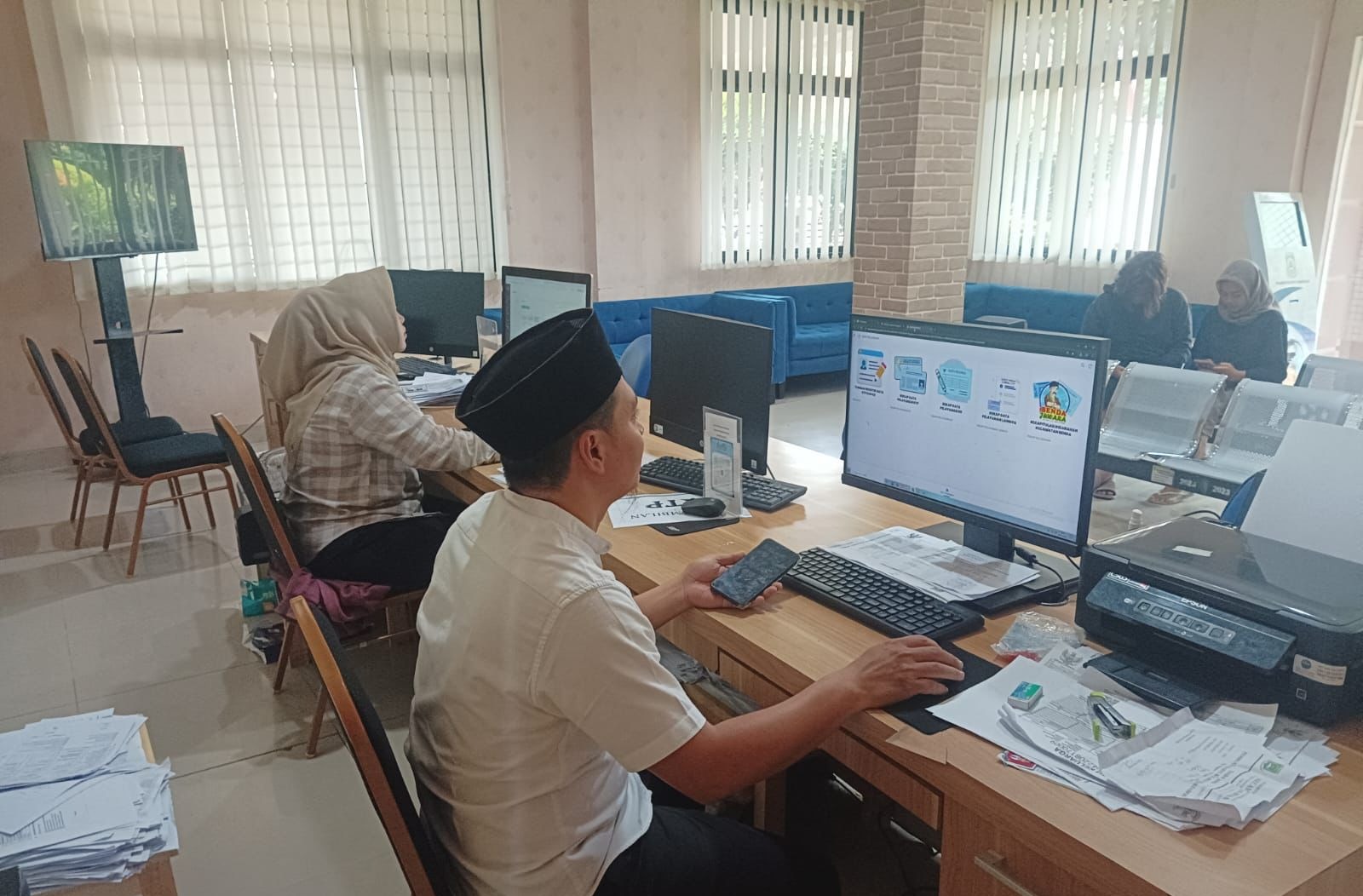 IMG-pelayanan-kependudukan-kecamatan-benda-kota-tangerang-tetap-beroperasi-selama-libur-lebaran