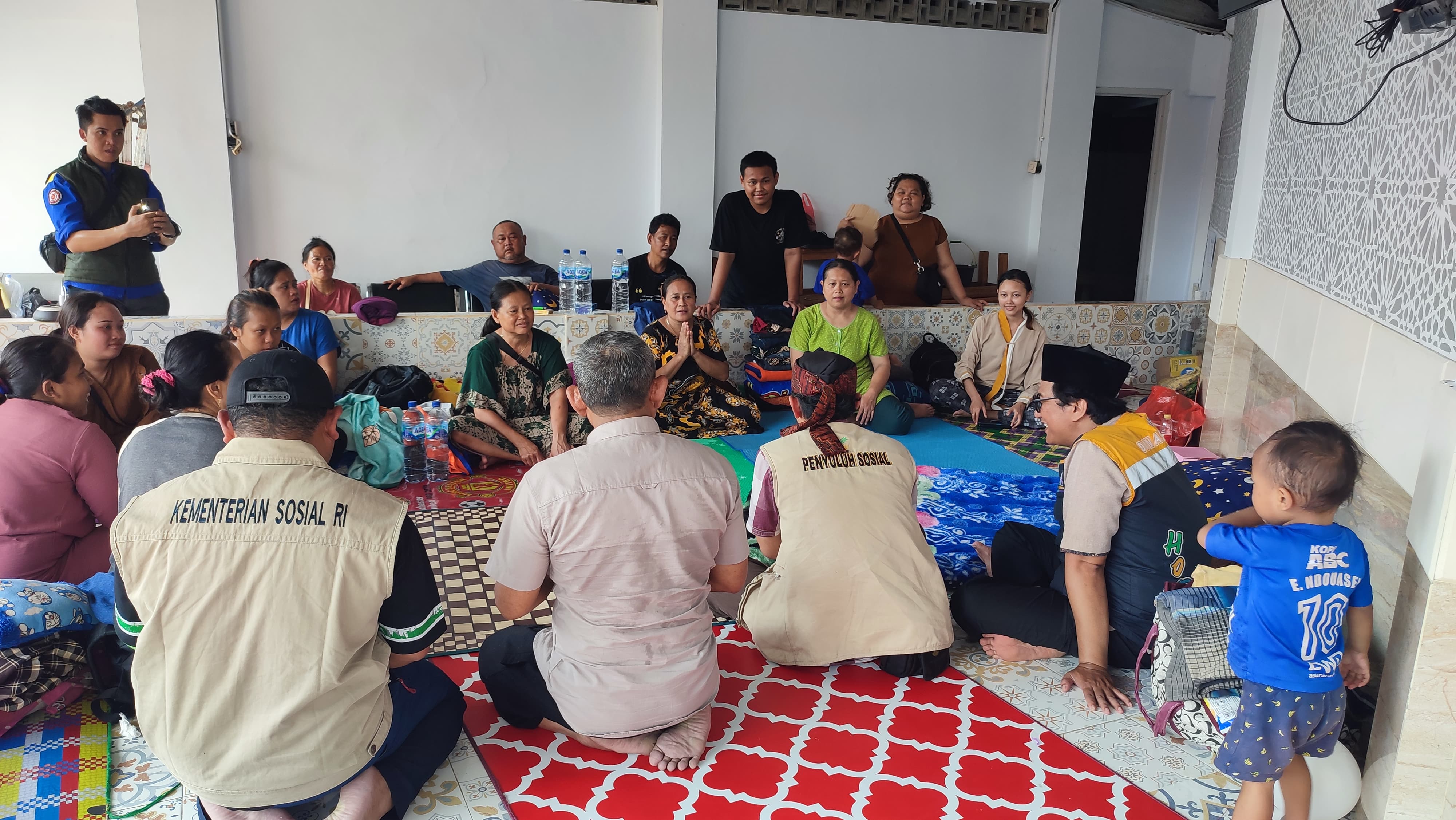 IMG-pemkot-tangerang-beri-dukungan-psikososial-bagi-korban-banjir-di-cantiga