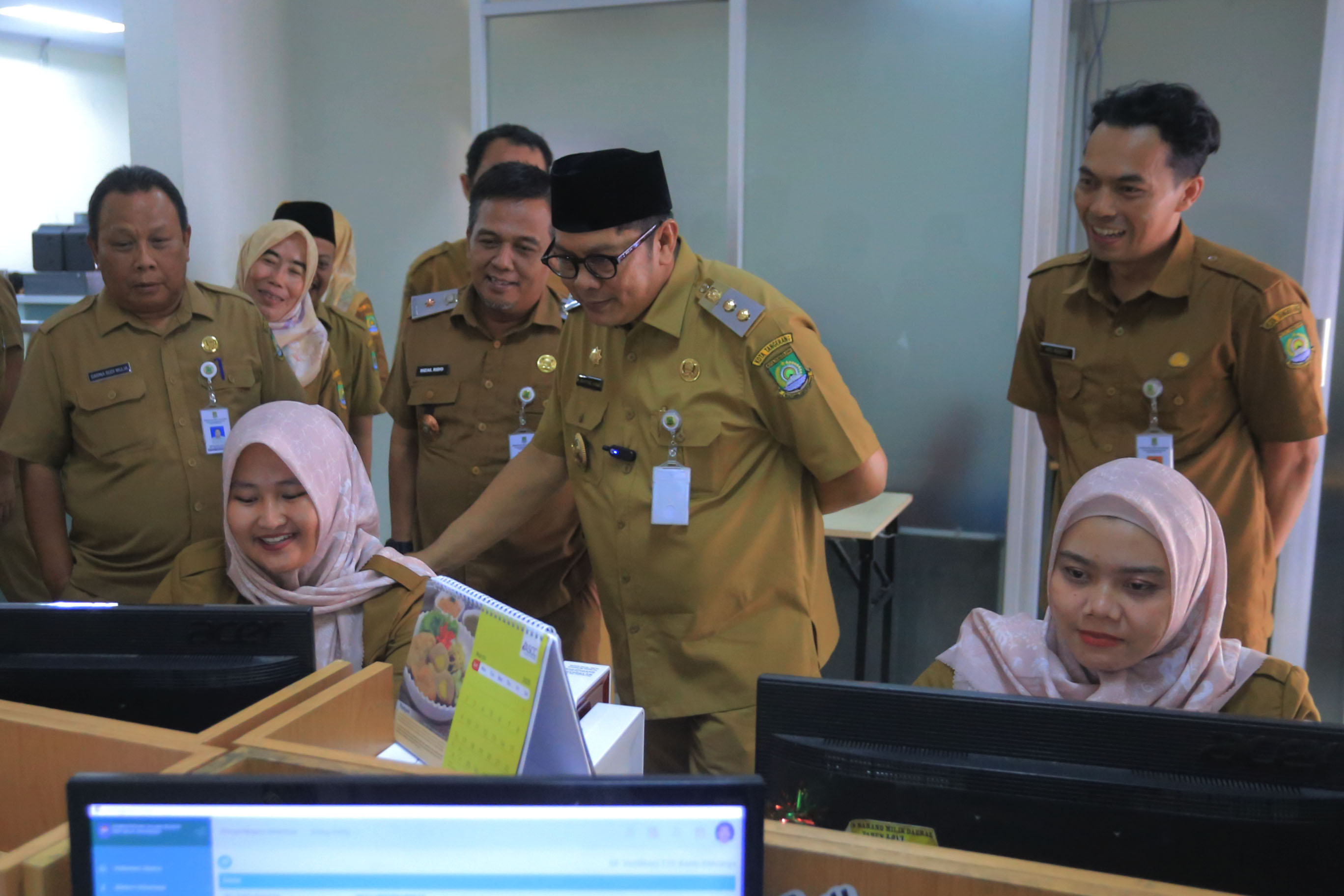 IMG-pastikan-pelayanan-publik-berjalan-normal-usai-libur-lebaran-wakil-cek-pelayanan-publik