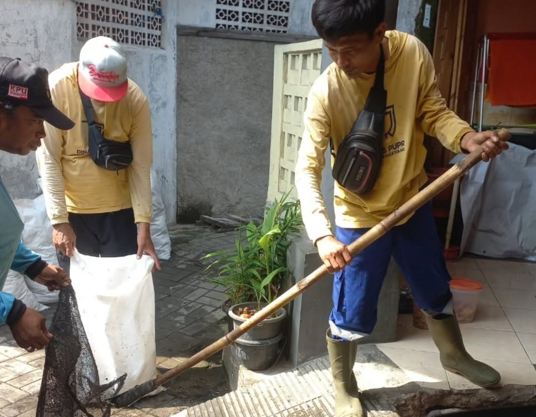 IMG-cegah-bencana-banjir-pemkot-tangerang-normalisasi-gorong-gorong-di-pemukiman-padat-penduduk