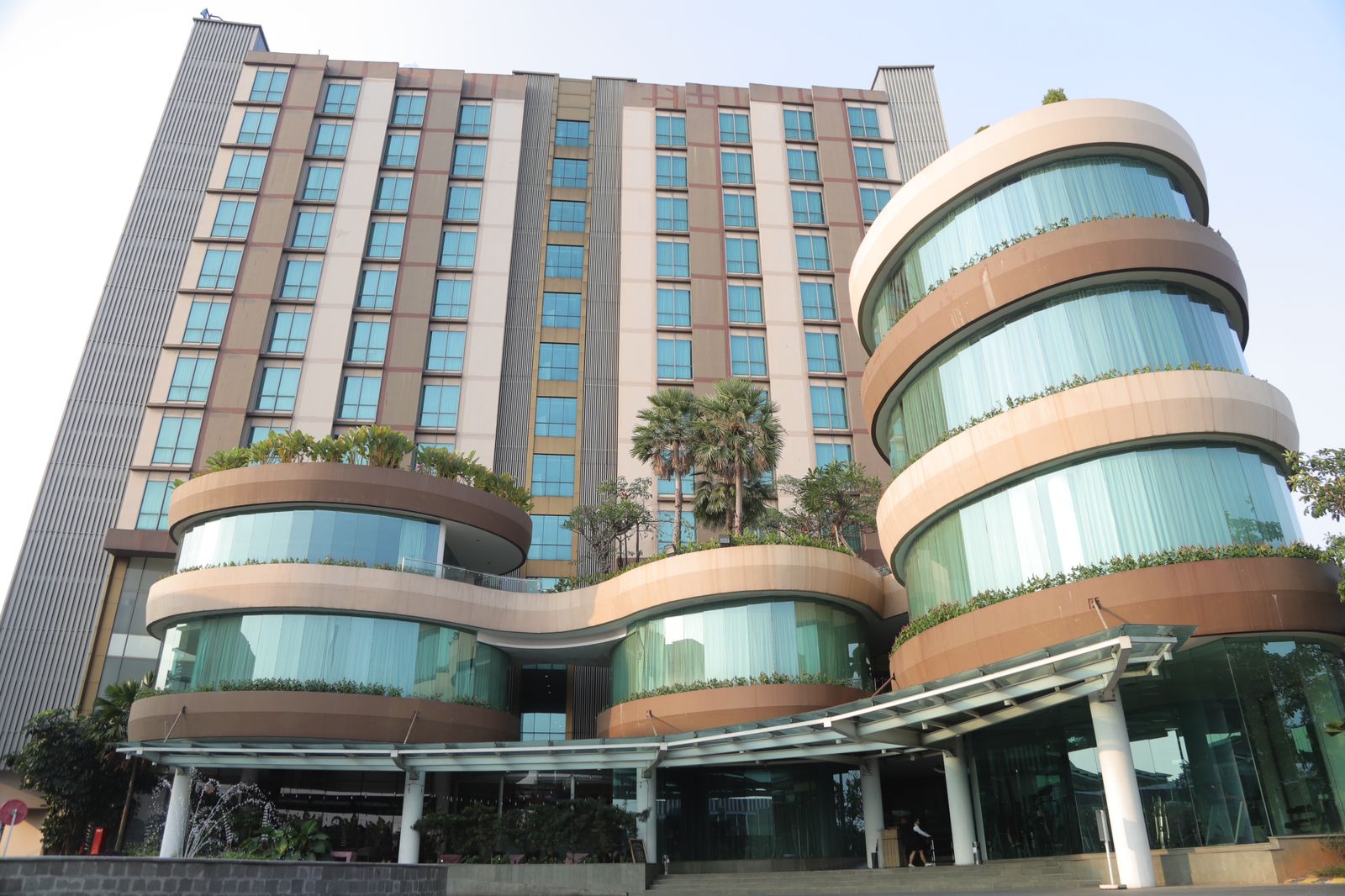 IMG-okupansi-hotel-kota-tangerang-tembus-20-ribu-pengunjung-selama-libur-lebaran-2025