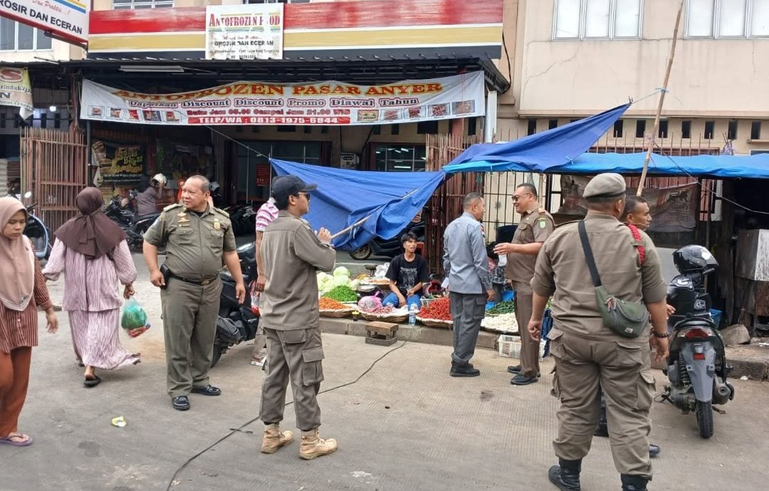 IMG-satpol-pp-kota-tangerang-kembali-lakukan-penertiban-di-pasar-anyar-dan-pasar-sipon