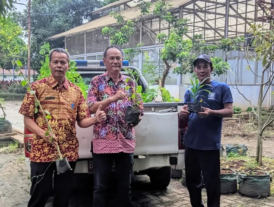IMG-kampung-mandiri-pangan-pemkot-tangerang-distribusikan-bibit-tanaman-gratis