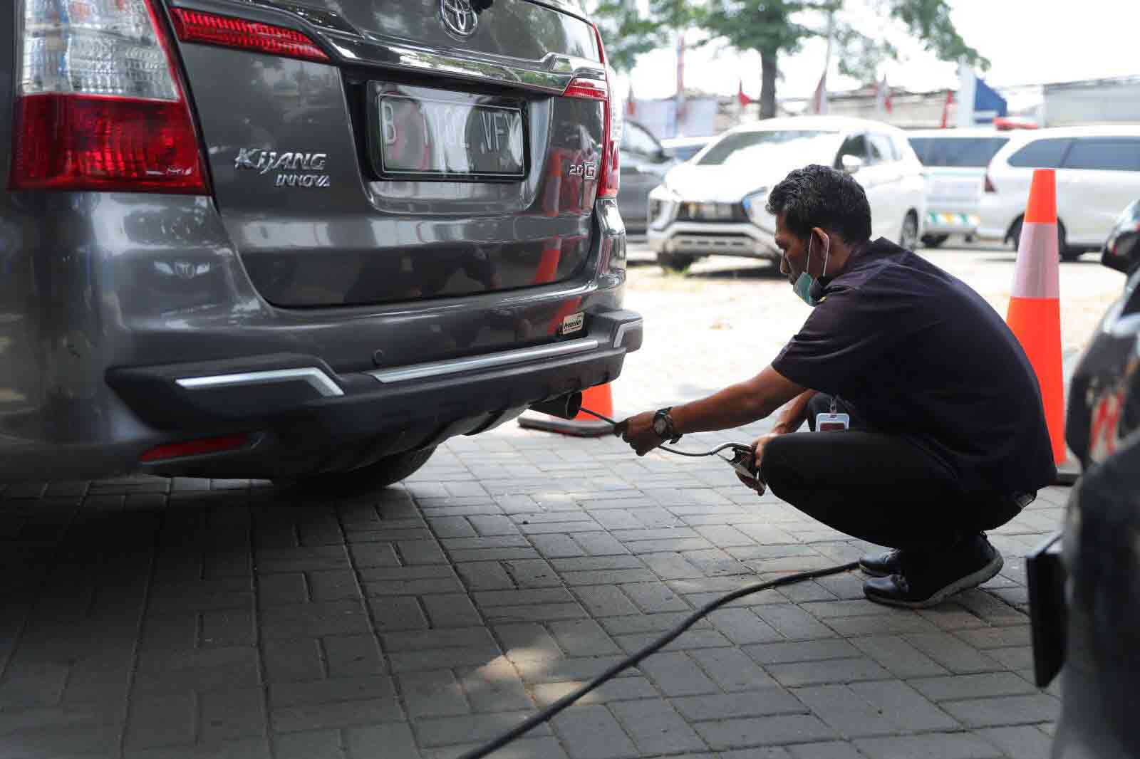 IMG-ayo-manfaatkan-pemkot-tangerang-gelar-uji-emisi-gratis-100-kendaraan-kamis-17-april-2025