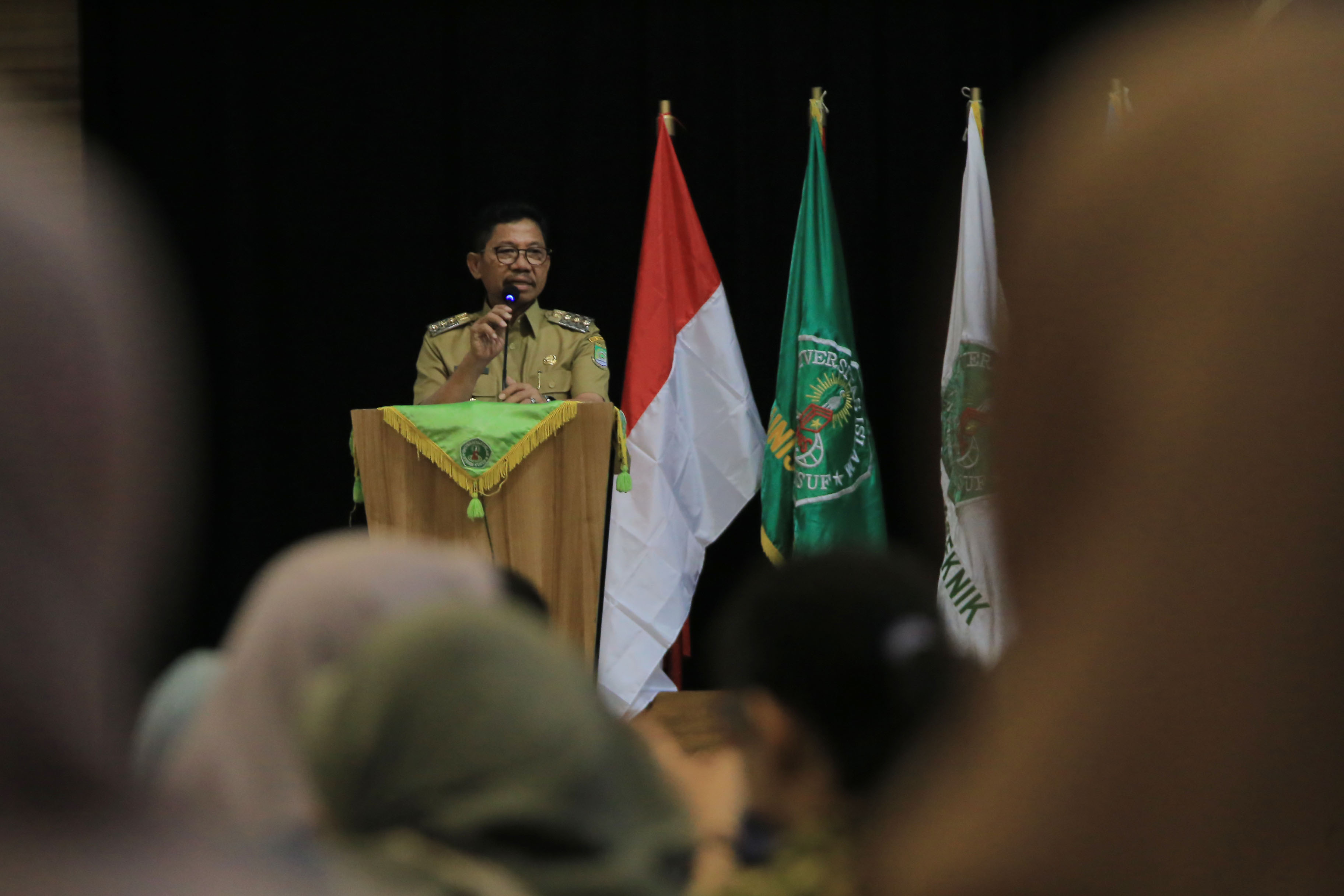 IMG-hadiri-milad-ke-59-unis-sachrudin-nostalgia-masa-kuliah