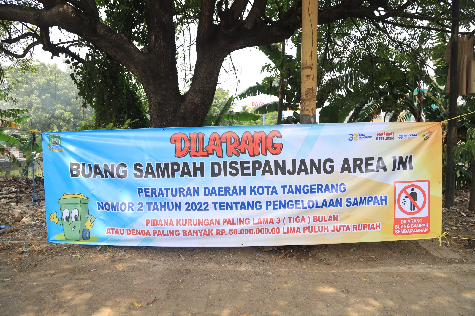 IMG-dorong-tata-kelola-lingkungan-pemkot-tangerang-mulai-bongkar-sejumlah-tps-liar-di-jalan-protokol