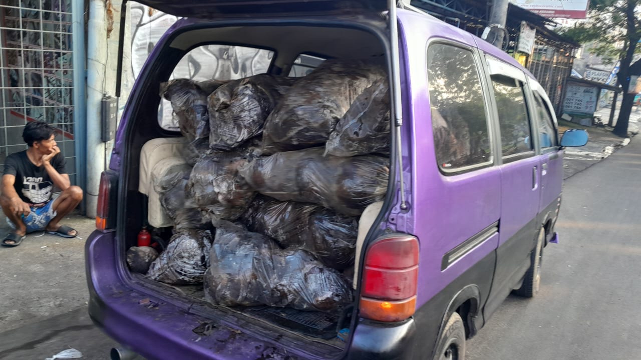 IMG-ott-pembuang-sampah-sembarangan-trantib-kecamatan-ciledug-amankan-minibus-berisi-penuh-sampah