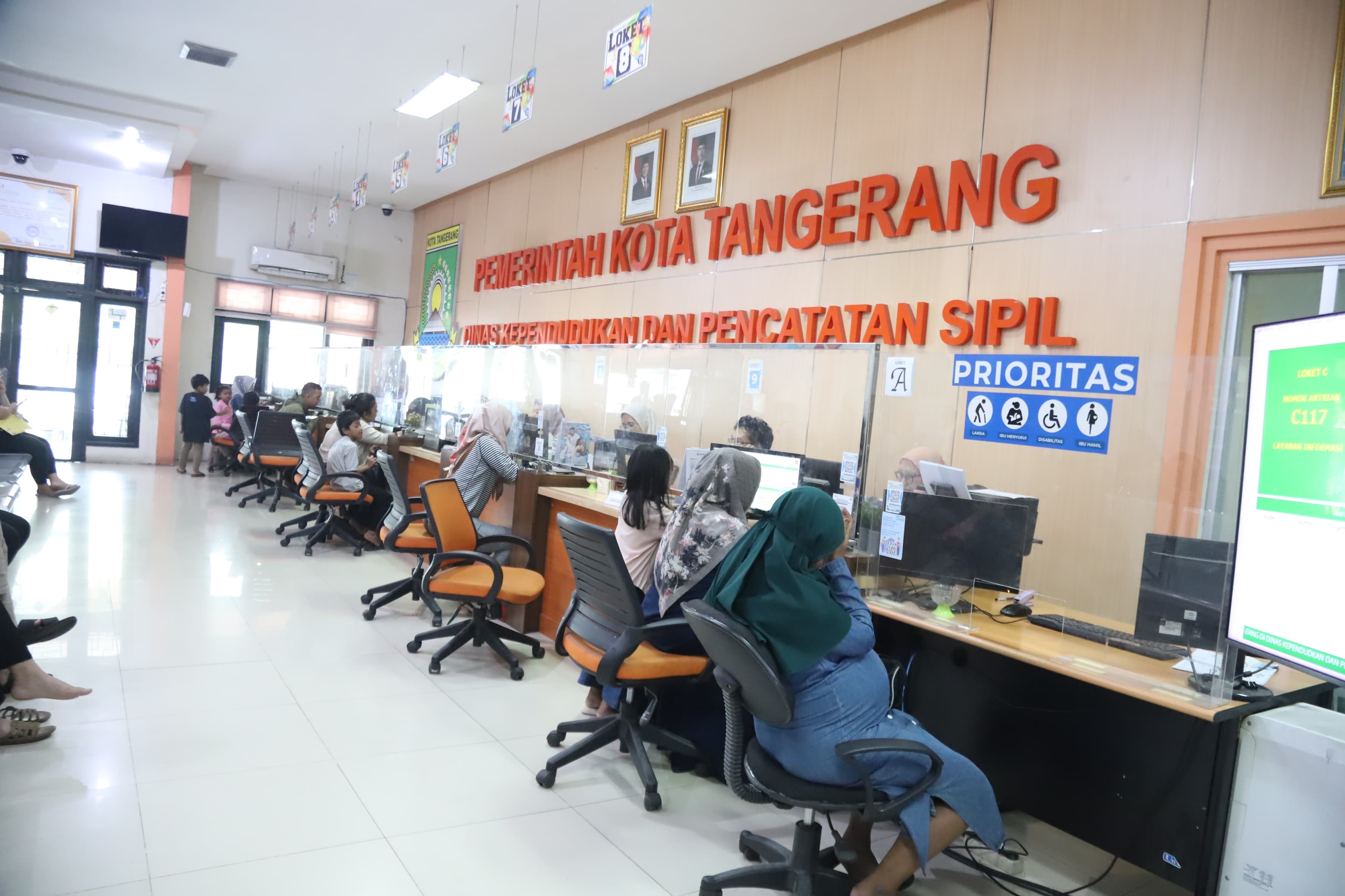 IMG-disdukcapil-kota-tangerang-pastikan-stok-blanko-ktp-el-aman-dan-tercukupi