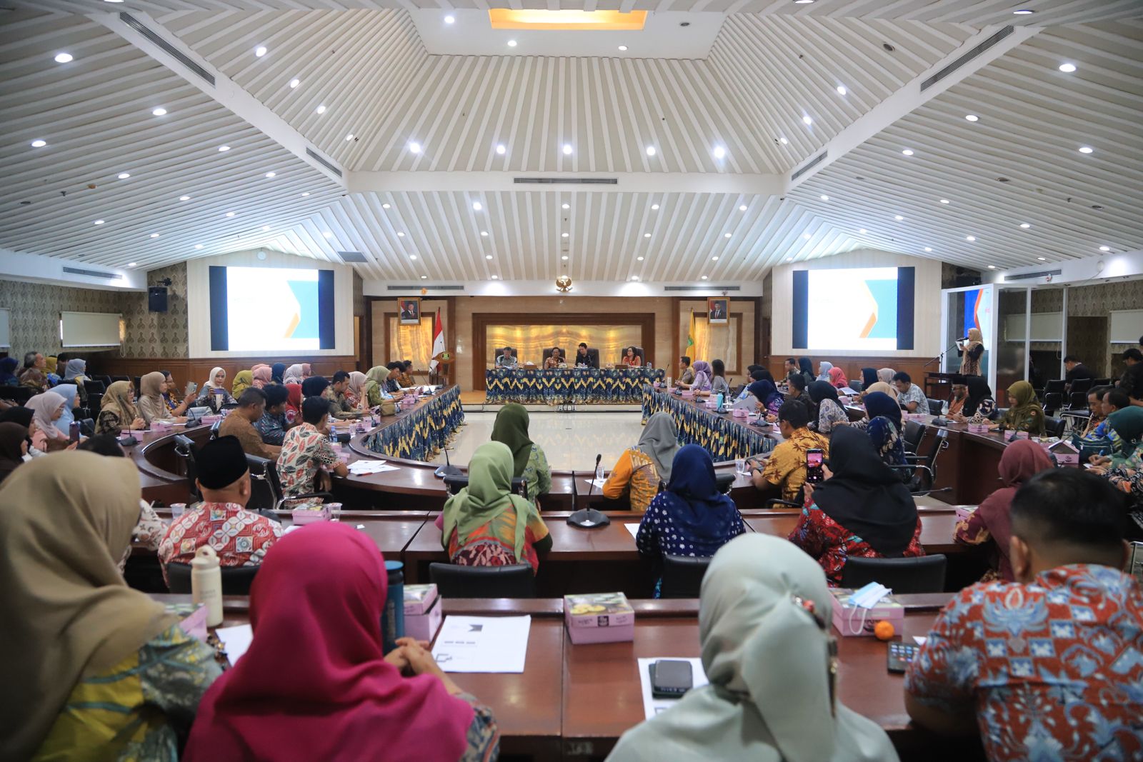 IMG-pemkot-tangerang-latih-petugas-layanan-publik-warga-diimbau-aktif-beri-saran-dan-laporan