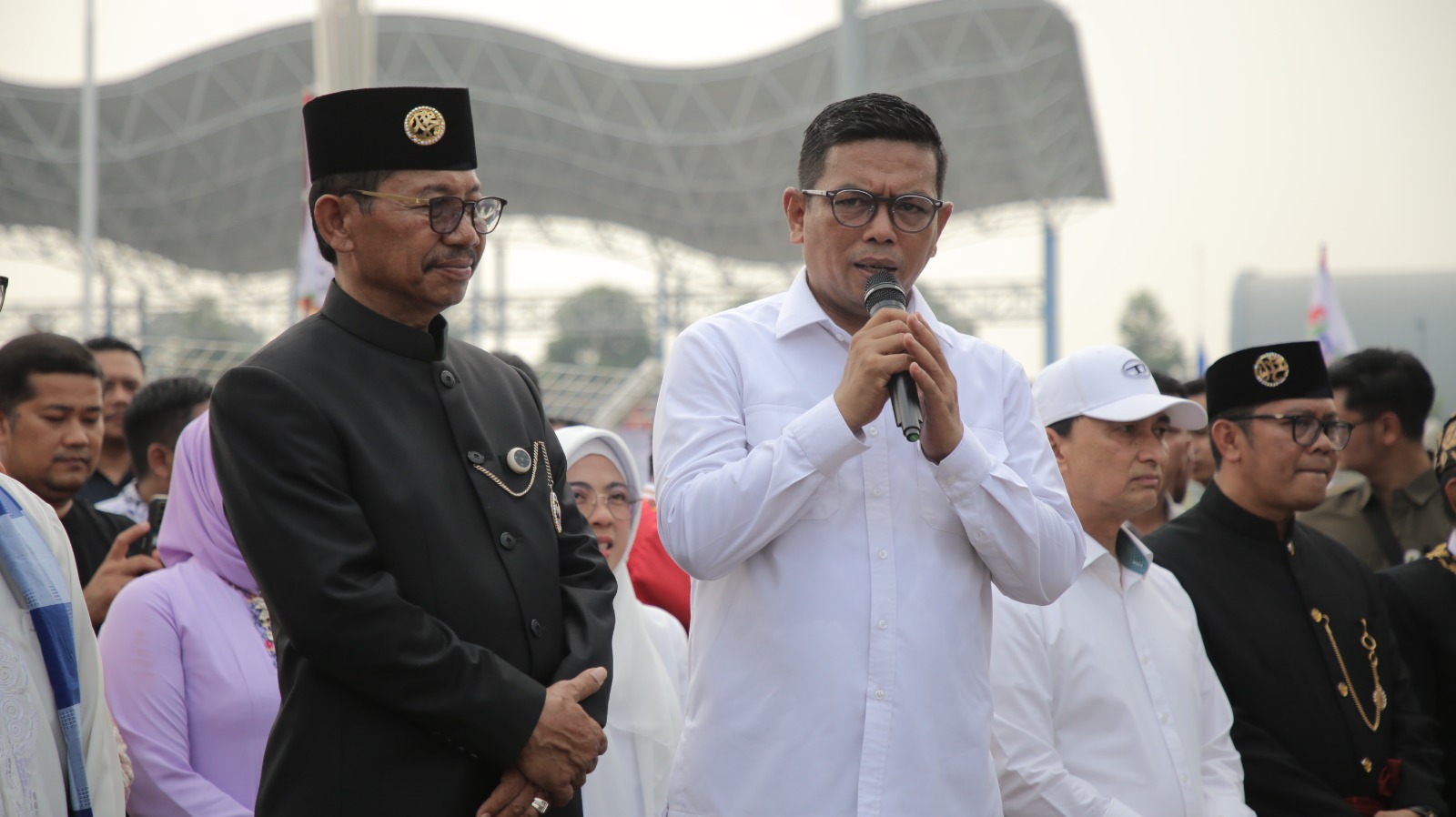 pemprov-banten-luncurkan-sma-swasta-gratis-andra-soni-percontohannya-dari-kota-tangerang