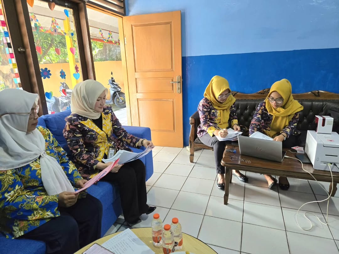 kecamatan-ciledug-kota-tangerang-jemput-bola-pelayanan-kia-ke-sekolah