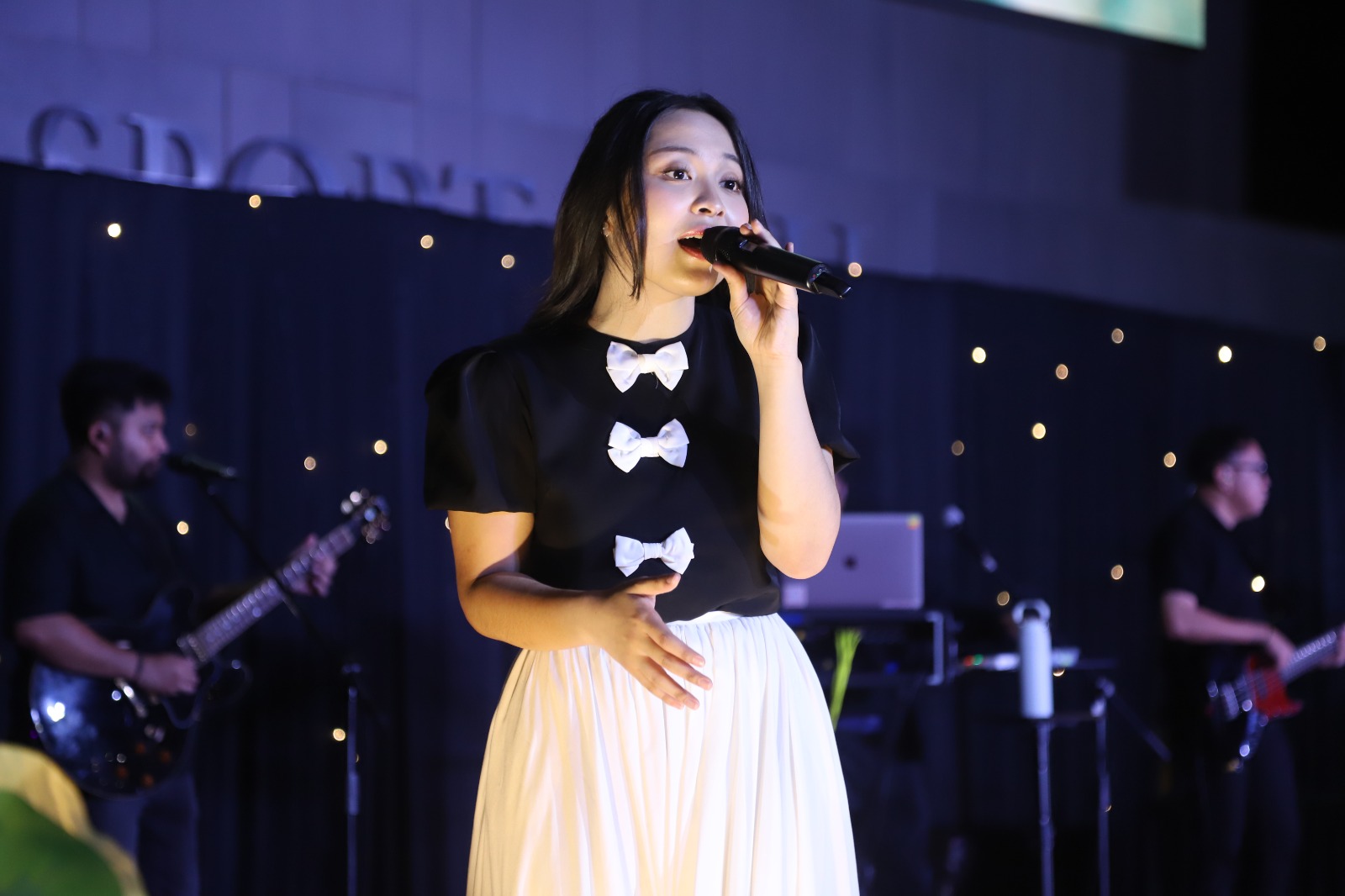 event-management-mahasiswa-ubm-enchoria-2025-hadirkan-bernadya-di-tengah-kampus