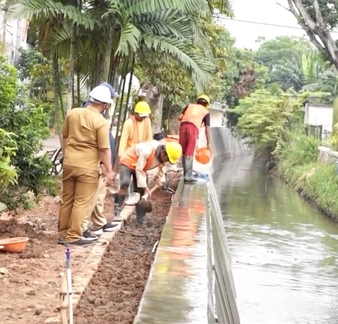 cegah-potensi-banjir-pemkot-tangerang-tuntaskan-pembangunan-turap-di-perumahan-mahkota-simprug-ciledug