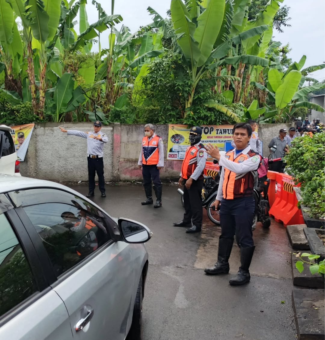 atasi-kemacetan-dishub-kota-tangerang-terapkan-rekayasa-lalu-lintas-di-jembatan-kedaung