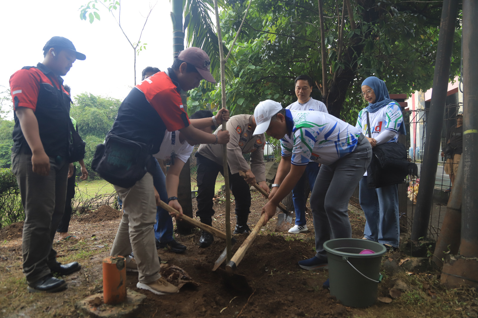 menanam-pohon-bersama-meriahkan-rangkaian-festival-literasi-mookervart-kota-tangerang