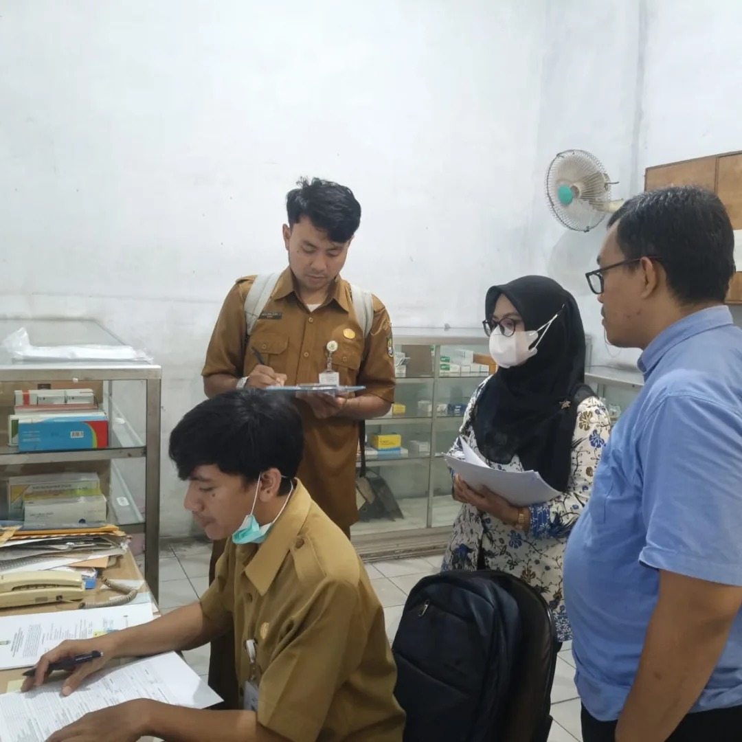 pastikan-peredaran-obat-sesuai-aturan-puskesmas-pabuaran-tumpeng-awasi-seluruh-apotek-setempat