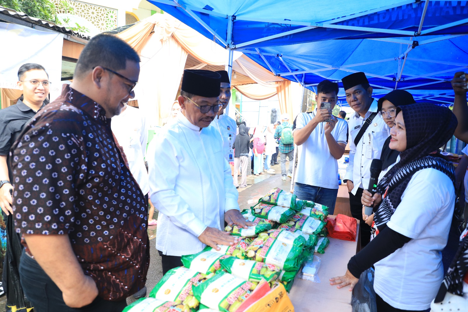warga-apresiasi-program-sembako-murah-bukti-nyata-janji-kerja-sachrudin-maryono