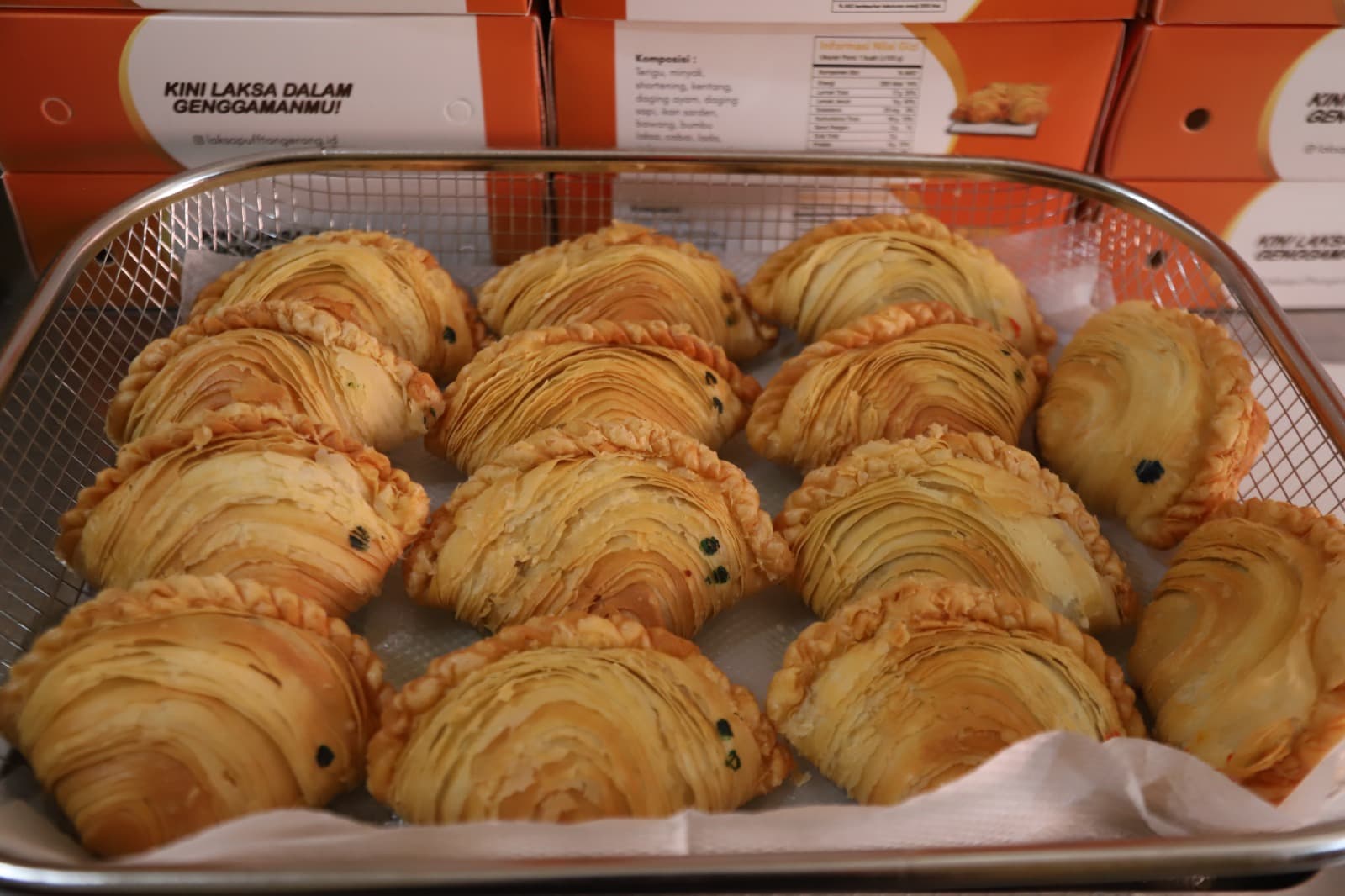IMG-saharah-food-kota-tangerang-hadirkan-laksa-kekinian-dalam-bentuk-puff-pastry-praktis