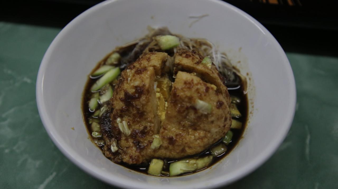 pempek-mang-dollah-sensasi-khas-palembang-di-tengah-kota-tangerang