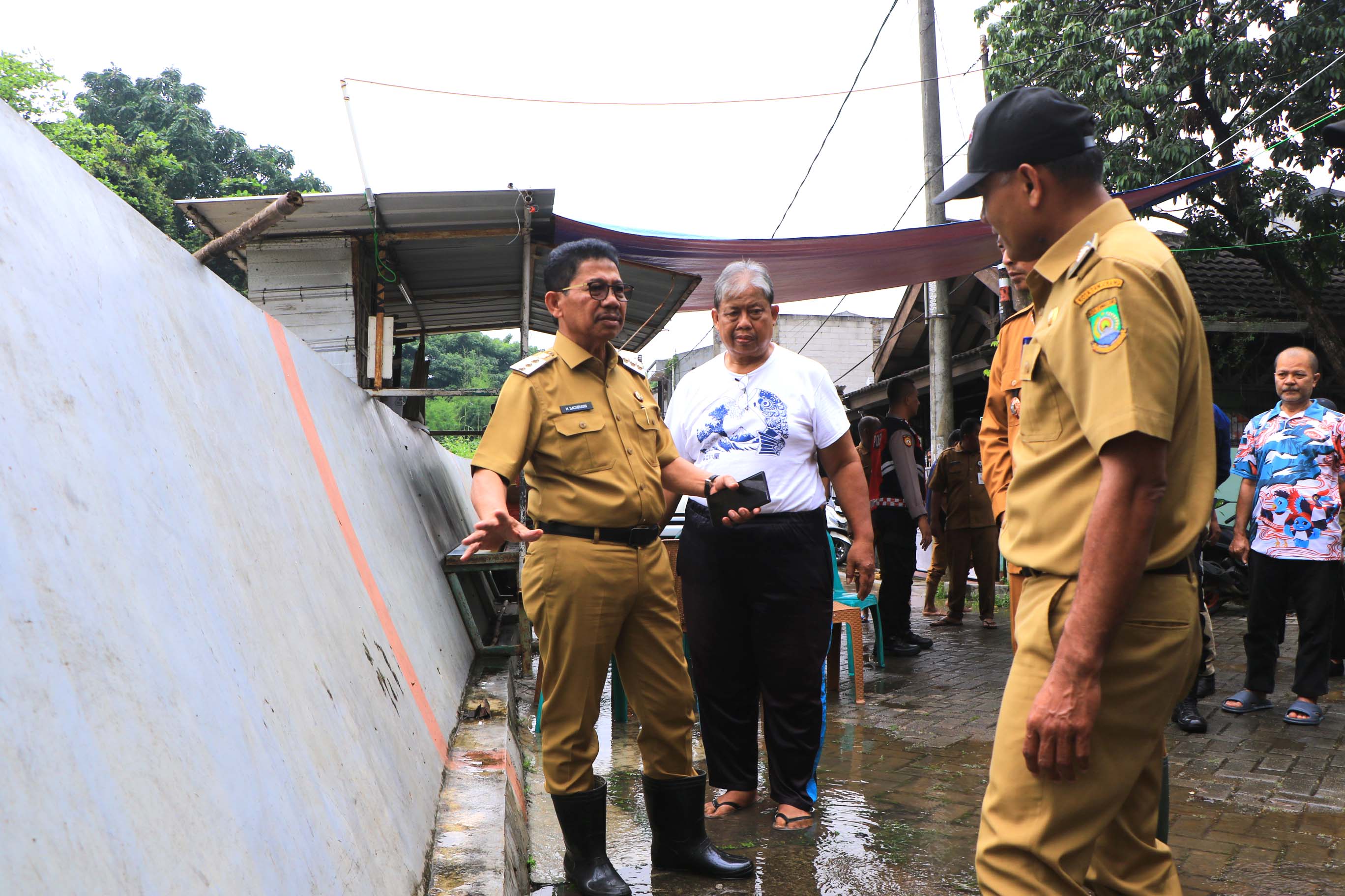wali-kota-tangerang-instruksikan-opd-turun-langsung-tangani-dampak-banjir