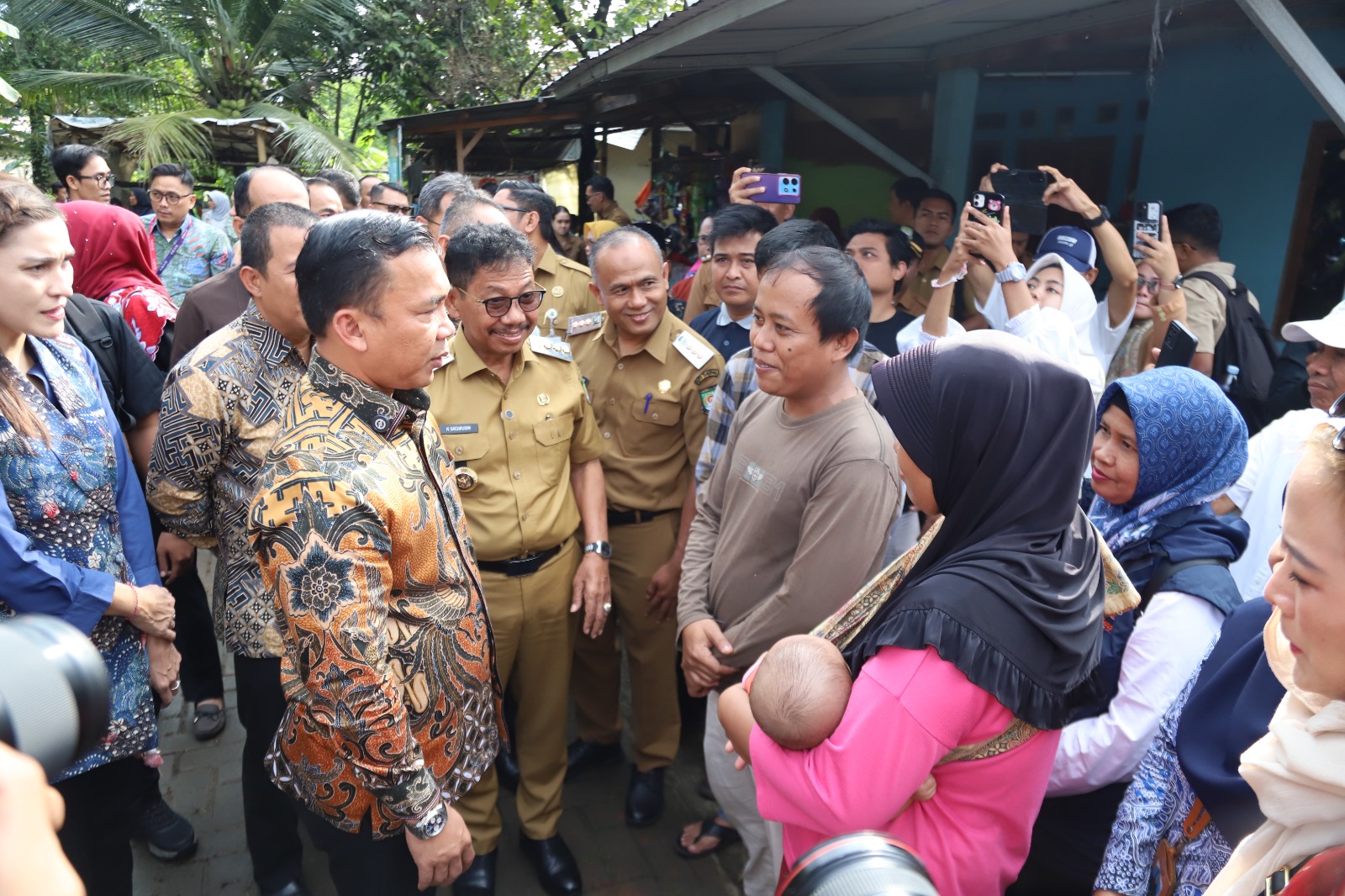 mendukbangga-wihaji-apresiasi-kesuksesan-program-bedah-rumah-di-kota-tangerang
