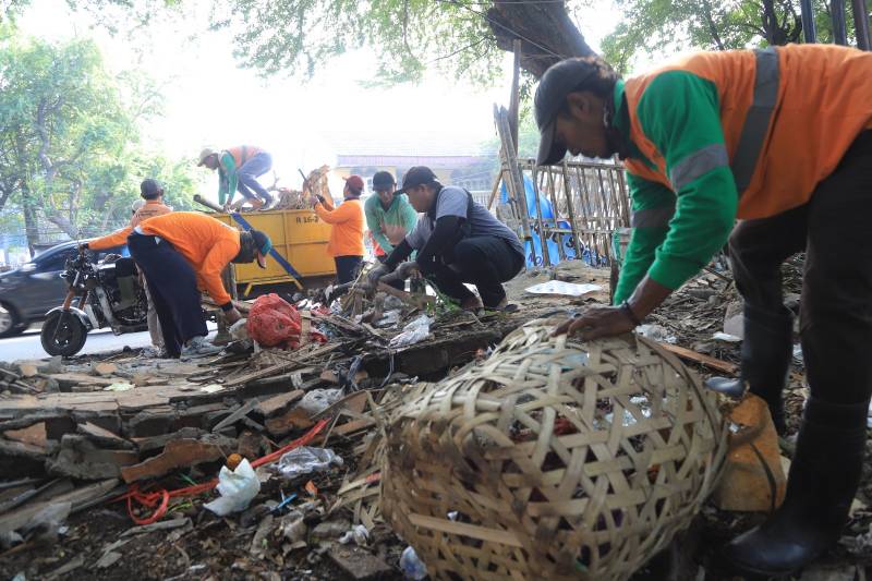 atasi-permasalahan-sampah-rencana-relokasi-tps-pasar-rubuh-cipondoh-temui-titik-terang