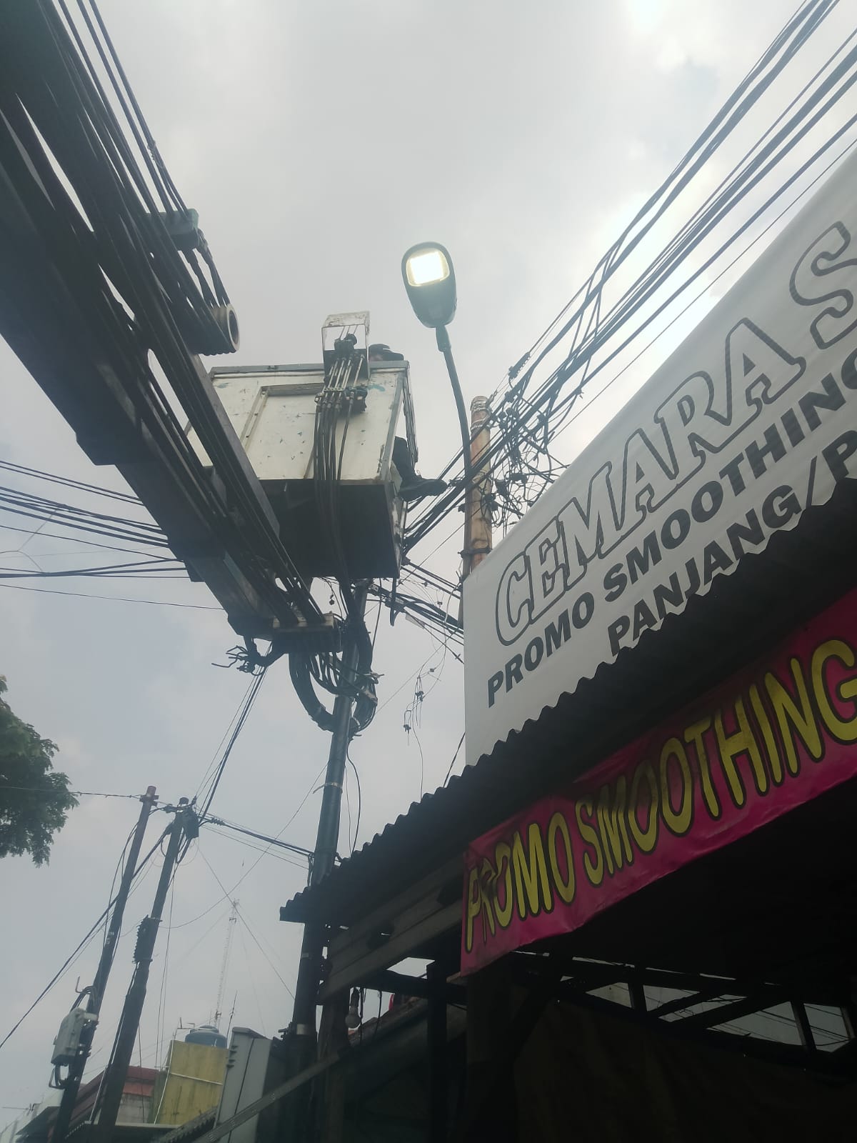 dishub-kota-tangerang-pastikan-keselamatan-pengguna-jalan-melalui-perawatan-penerangan-jalan-umum