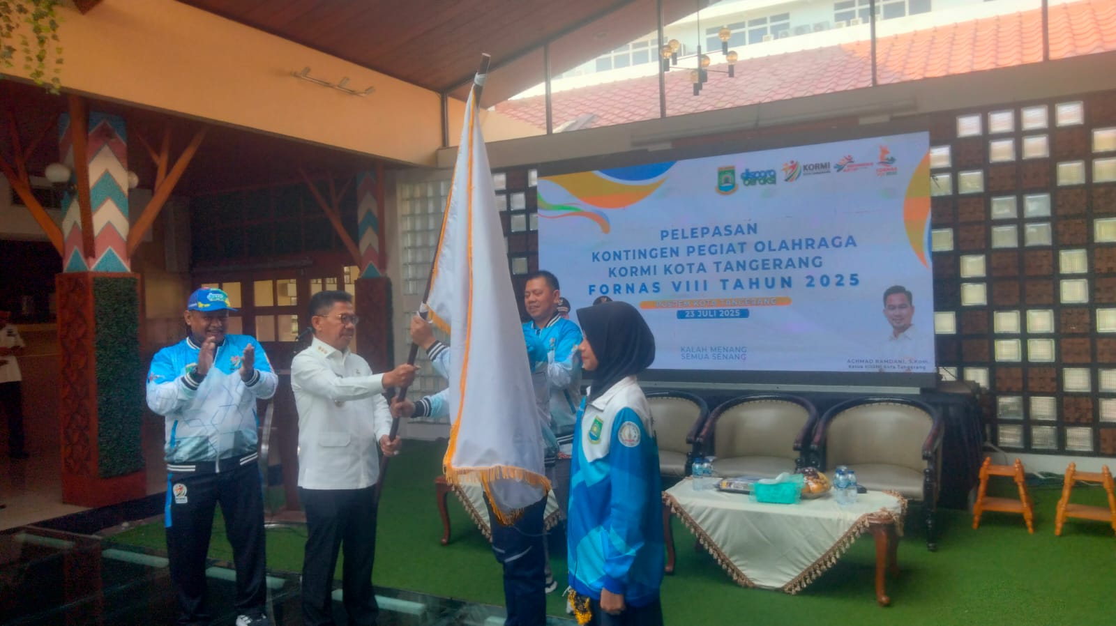 pemkot-tangerang-resmi-lepas-kontingen-kormi-kota-tangerang-ke-arena-fornas-viii-lombok-2025