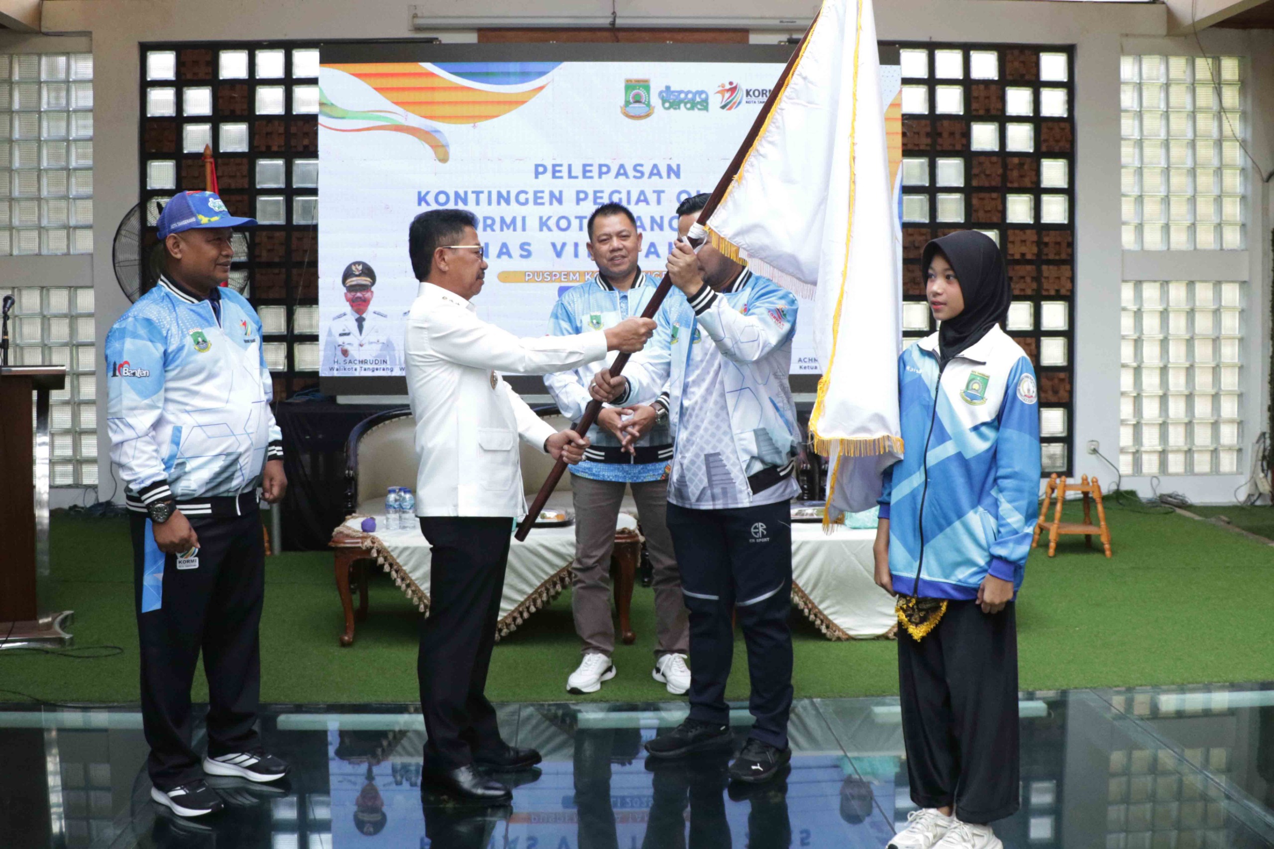 lepas-109-atlet-fornas-2025-sachrudin-jadikan-olahraga-gaya-hidup-dan-investasi-jangka-panjang