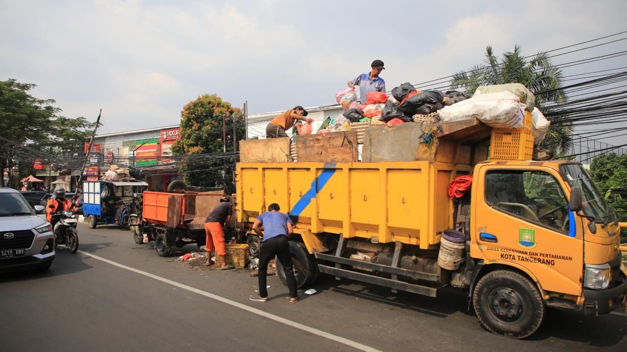 persoalan-sampah-warga-ciledug-kota-tangerang-terjun-langsung-jaga-kebersihan