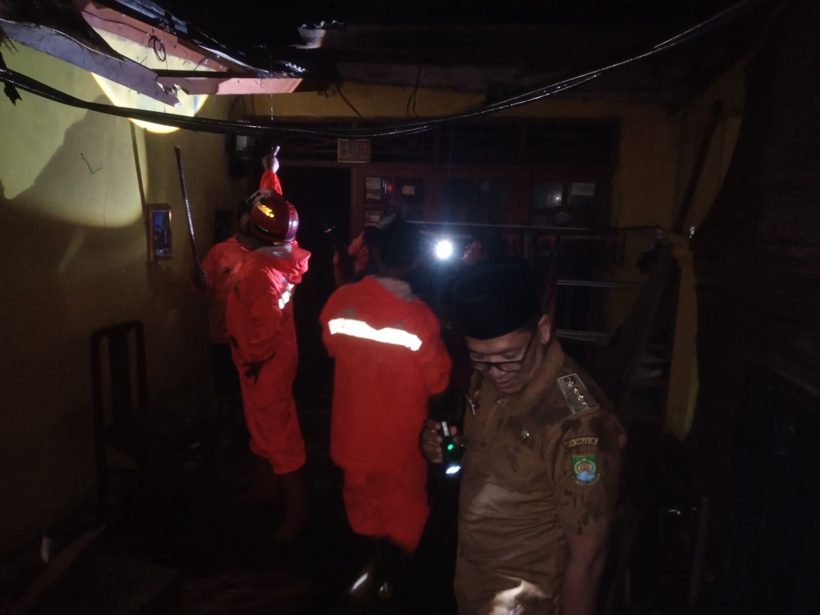 respons-cepat-pemkot-tangerang-tangani-rumah-roboh-di-kelurahan-batusari