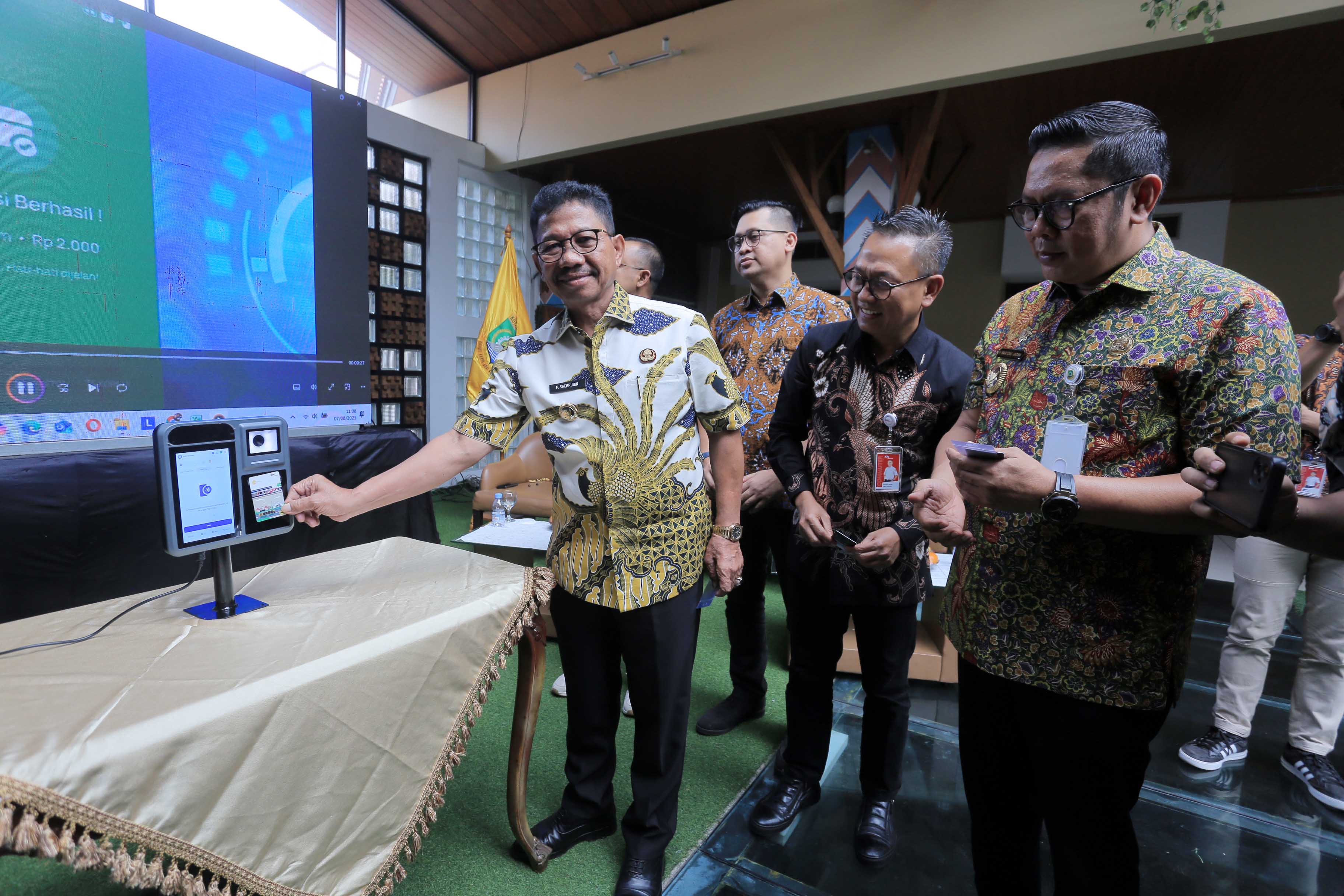 kabar-gembira-bayar-krl-dan-bus-tayo-cukup-satu-kartu-layanan-gratis-17-agustus-untuk-bus-tayo-dan-si-benteng